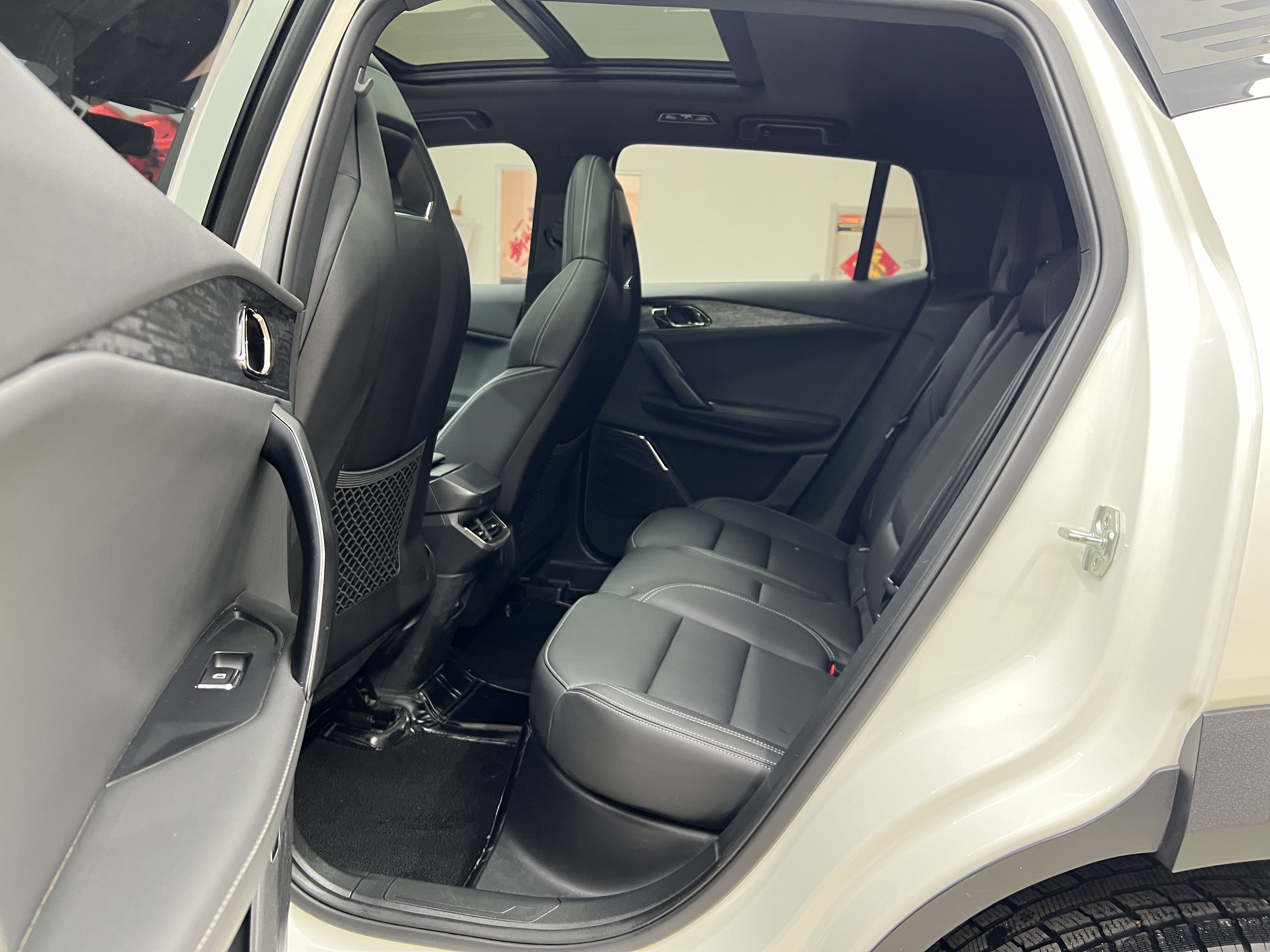 Lynk & Co 06 2023 car image #8