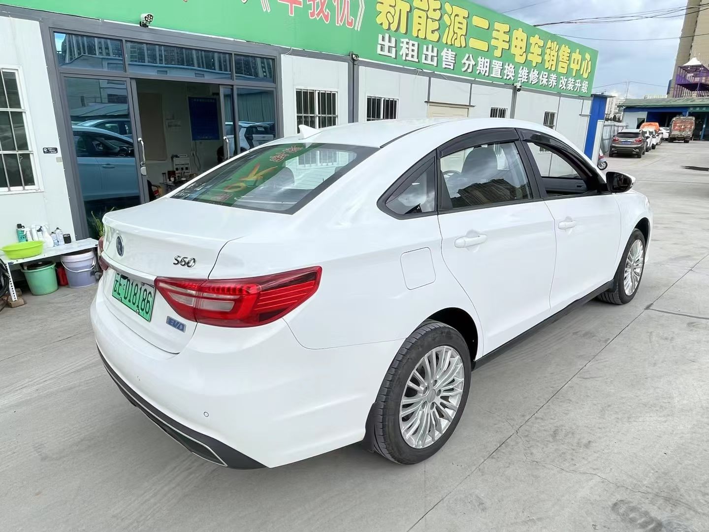 Forthing S60 EV 2022 car image #8