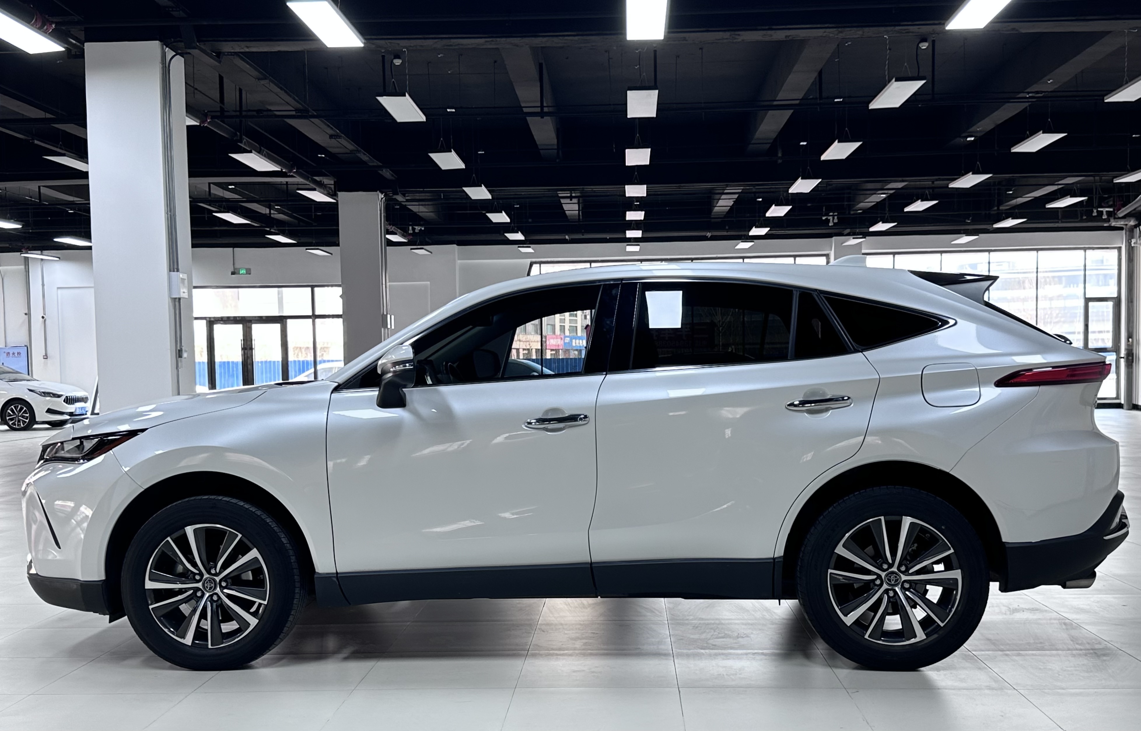 Toyota Harrier 2021 #8 Toyota Harrier 2021 car image #8