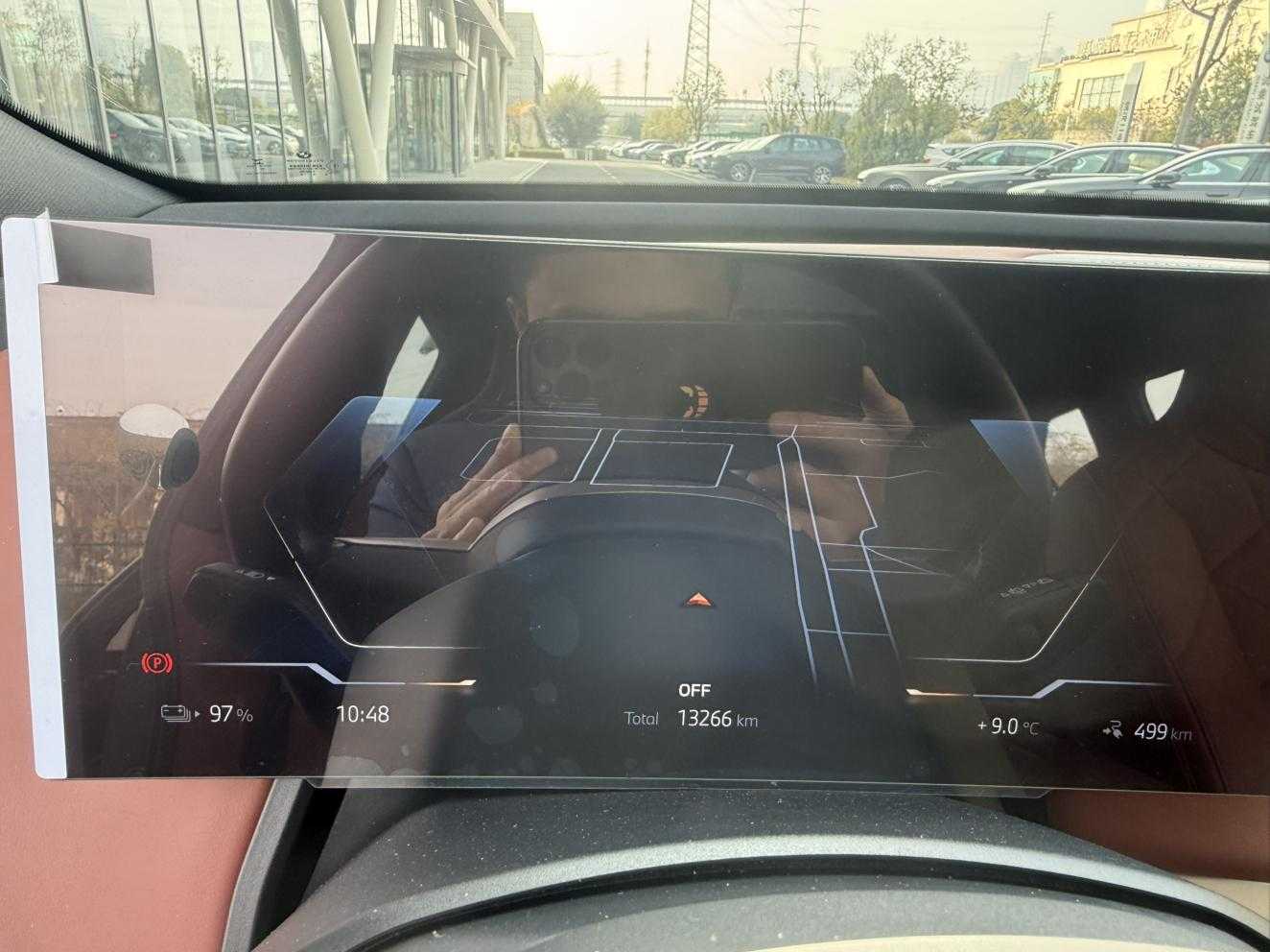 BMW iX 2023 car image #8