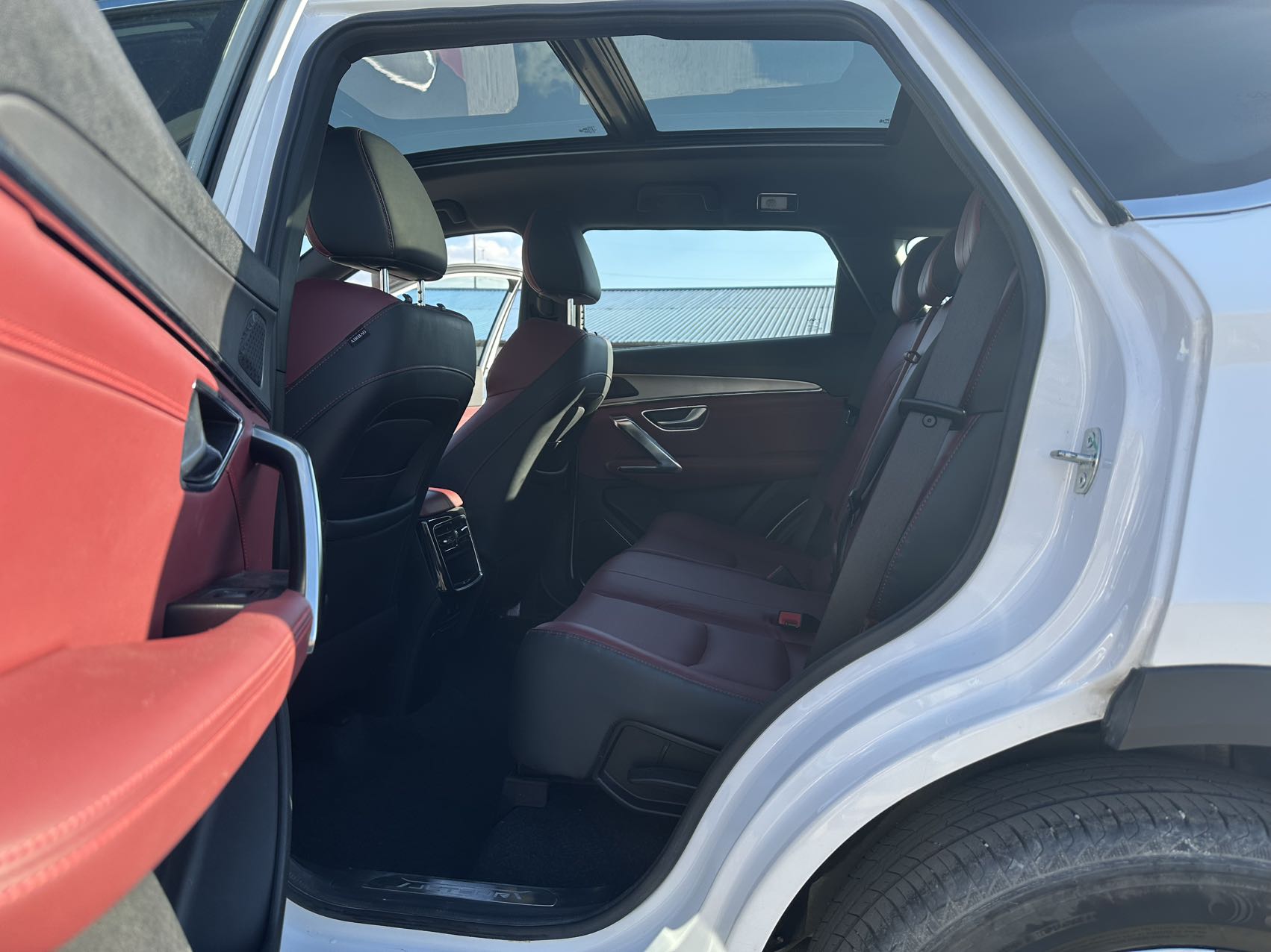 X70 PLUS 2022 #8 X70 PLUS 2022 car image #8