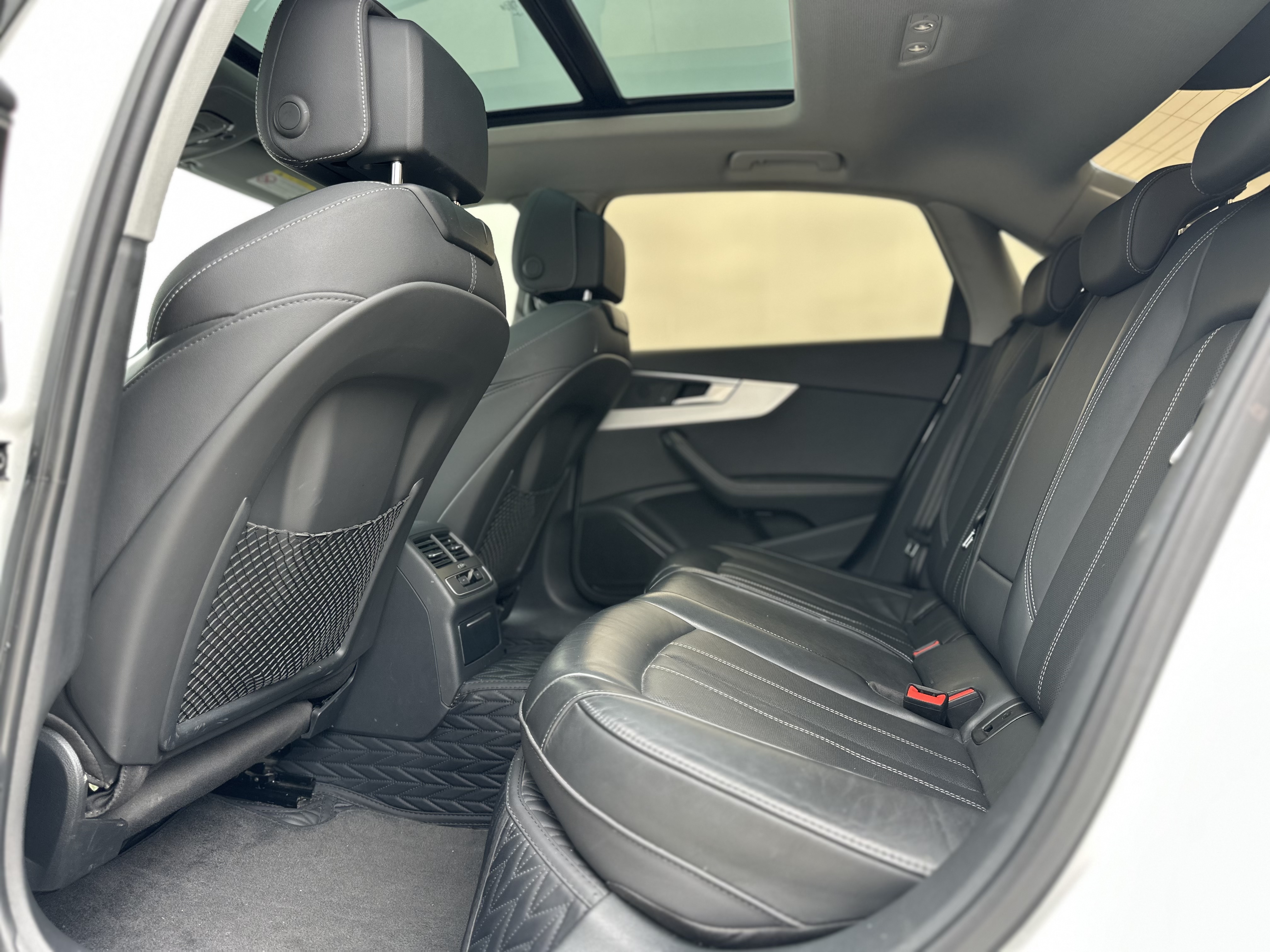 Audi A4L 2023 immagine di auto #8