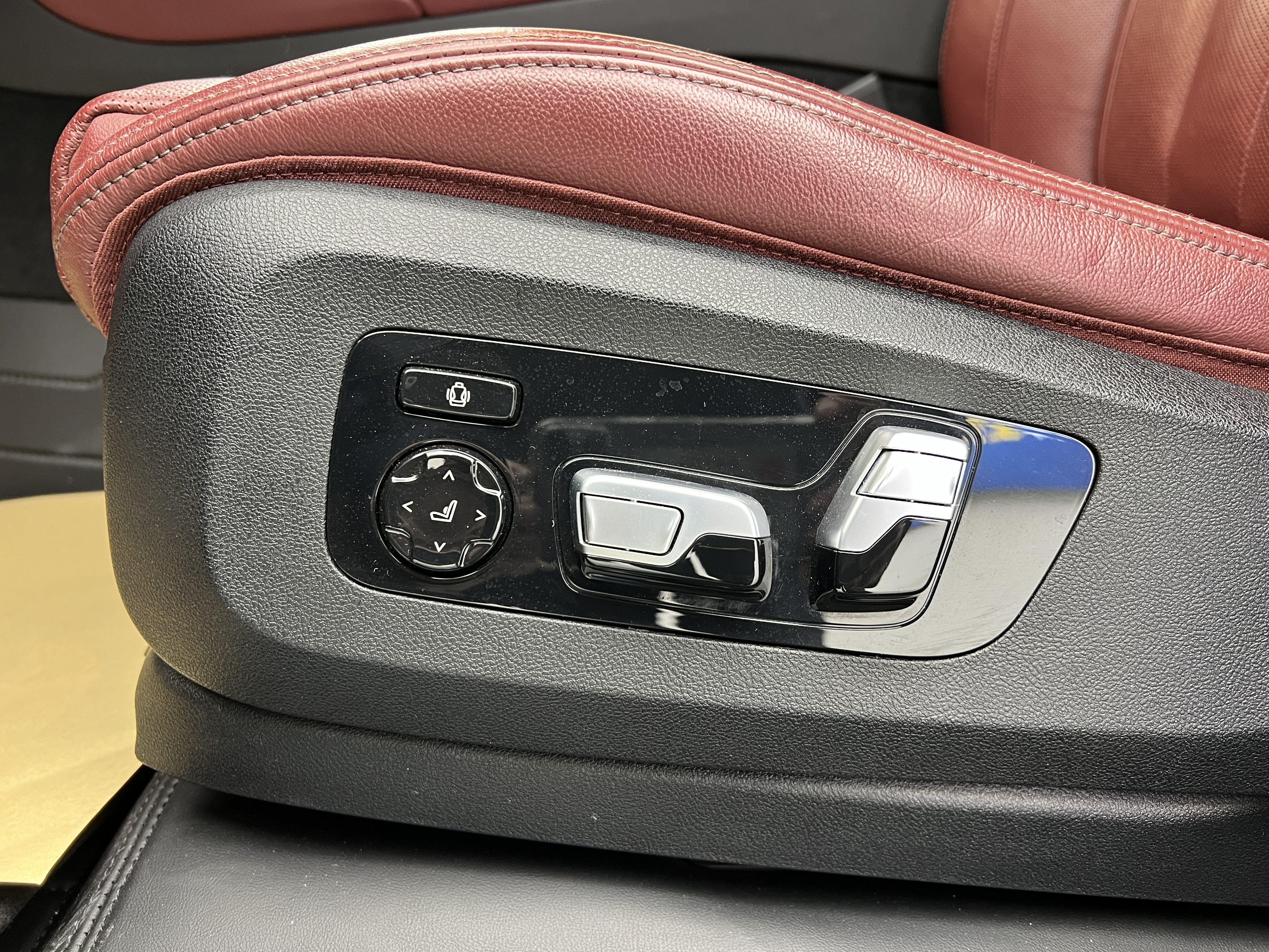 BMW X6 2021 car image #8