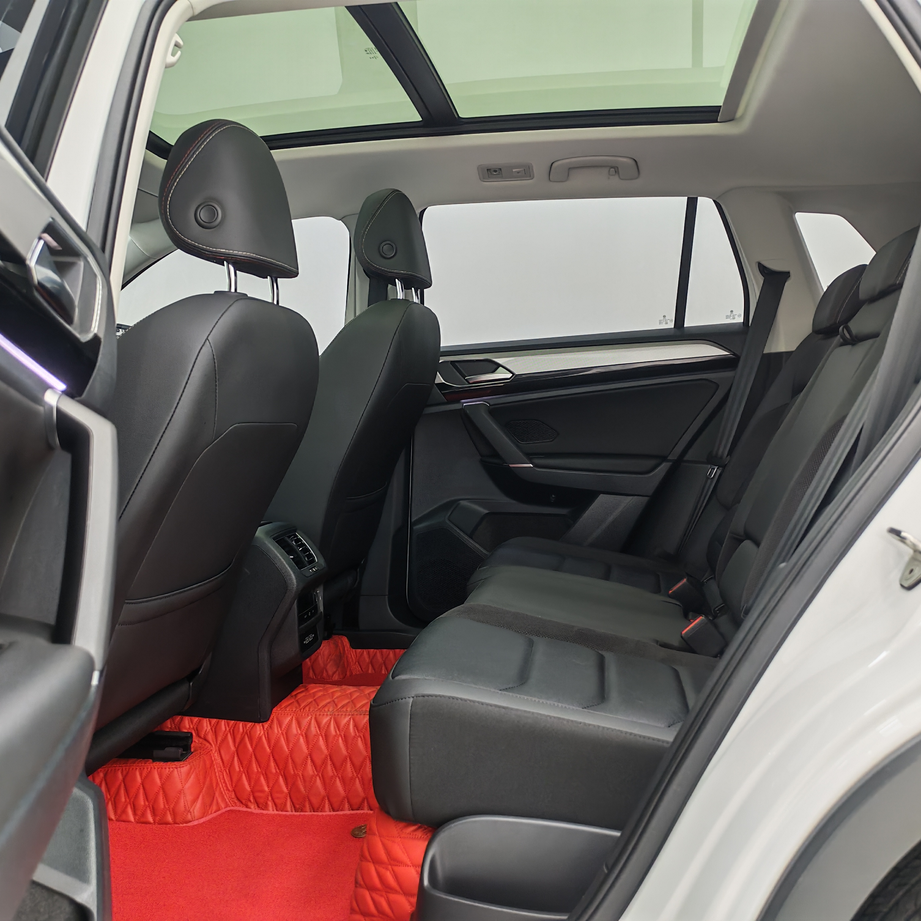 Volkswagen Tayron 2022 immagine di auto #8