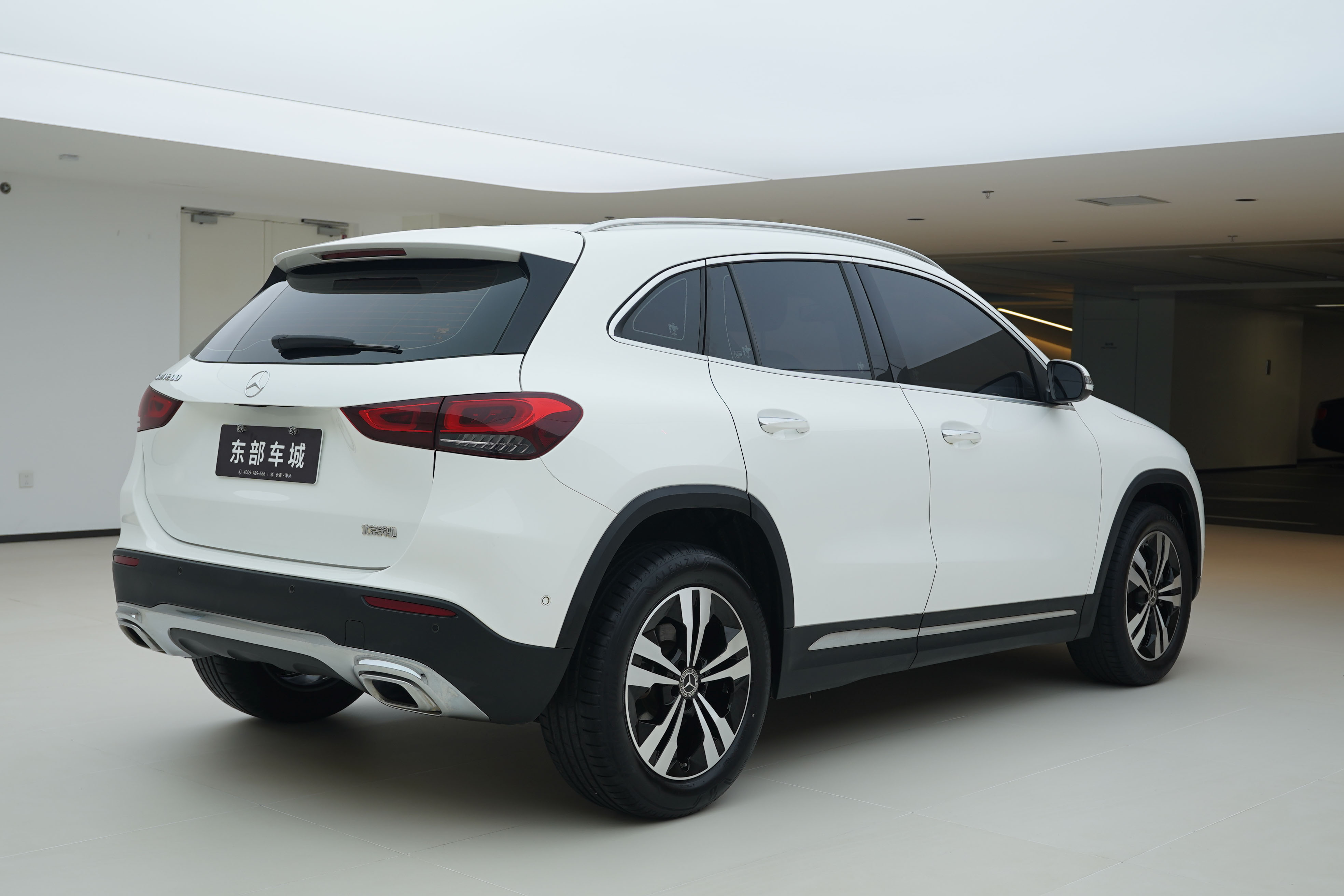 Mercedes-Benz GLA Class 2022 car image #8