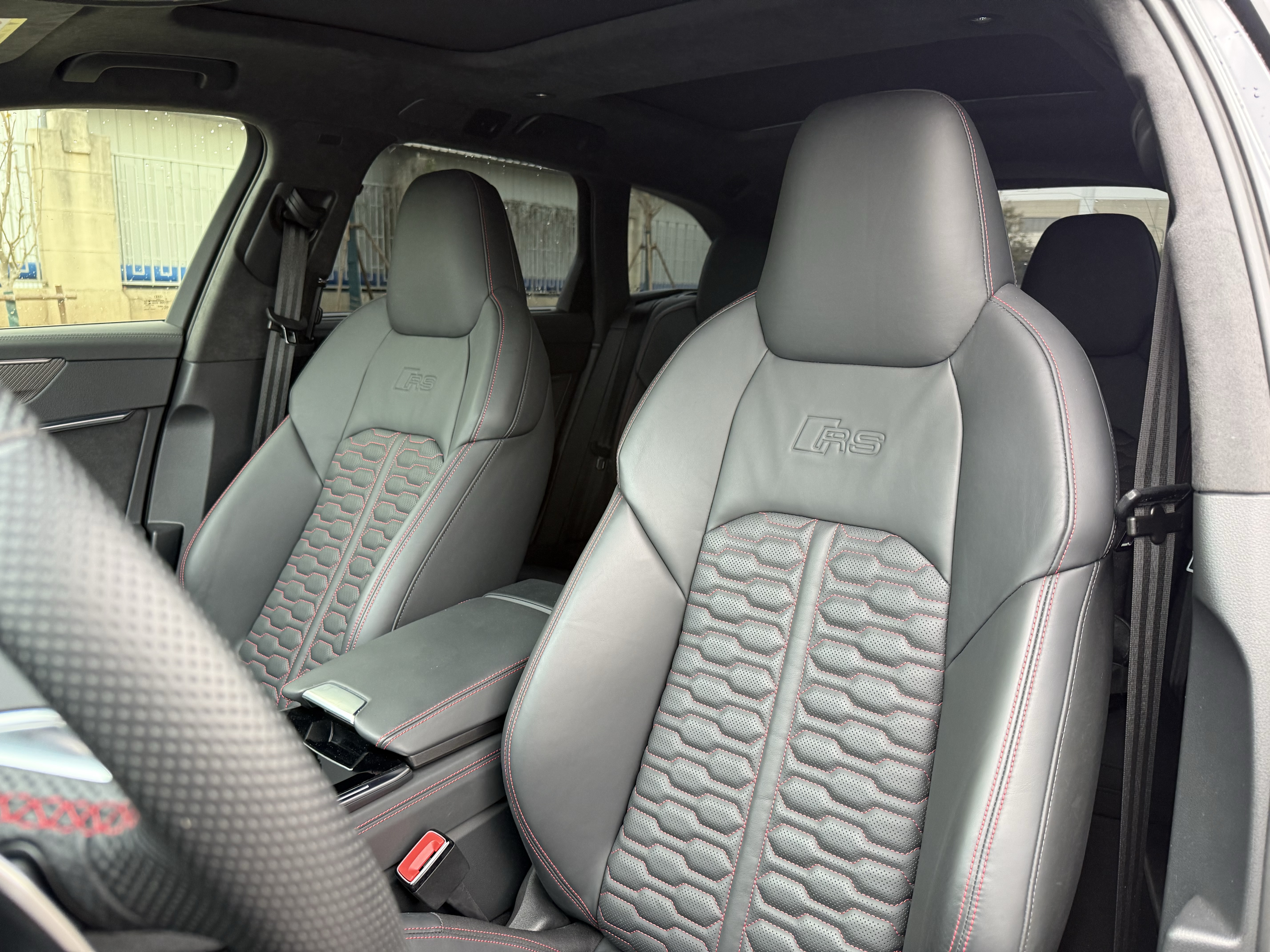 Audi RS 6 2022 immagine di auto #8