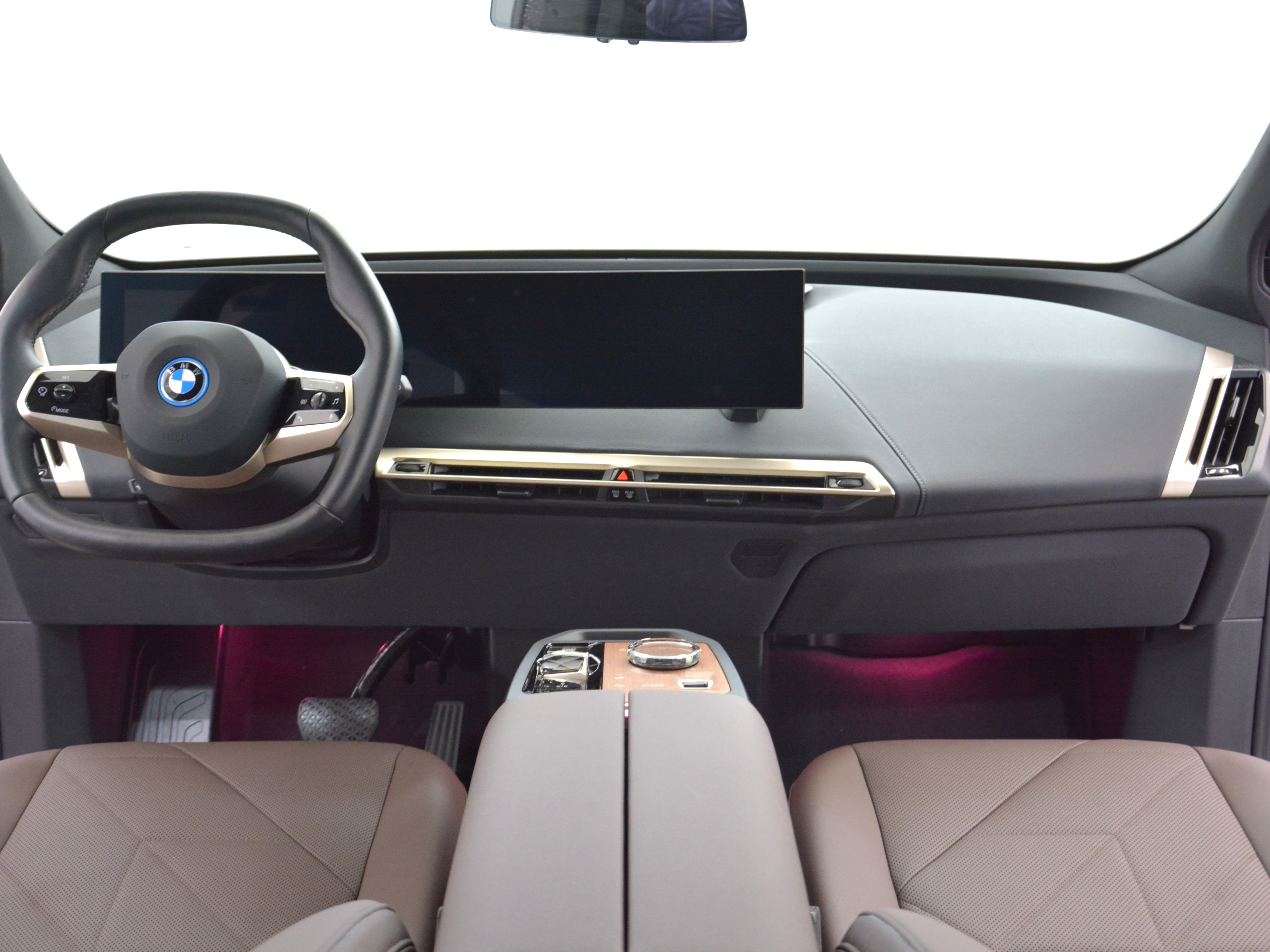 BMW iX 2023 #8 BMW iX 2023 car image #8