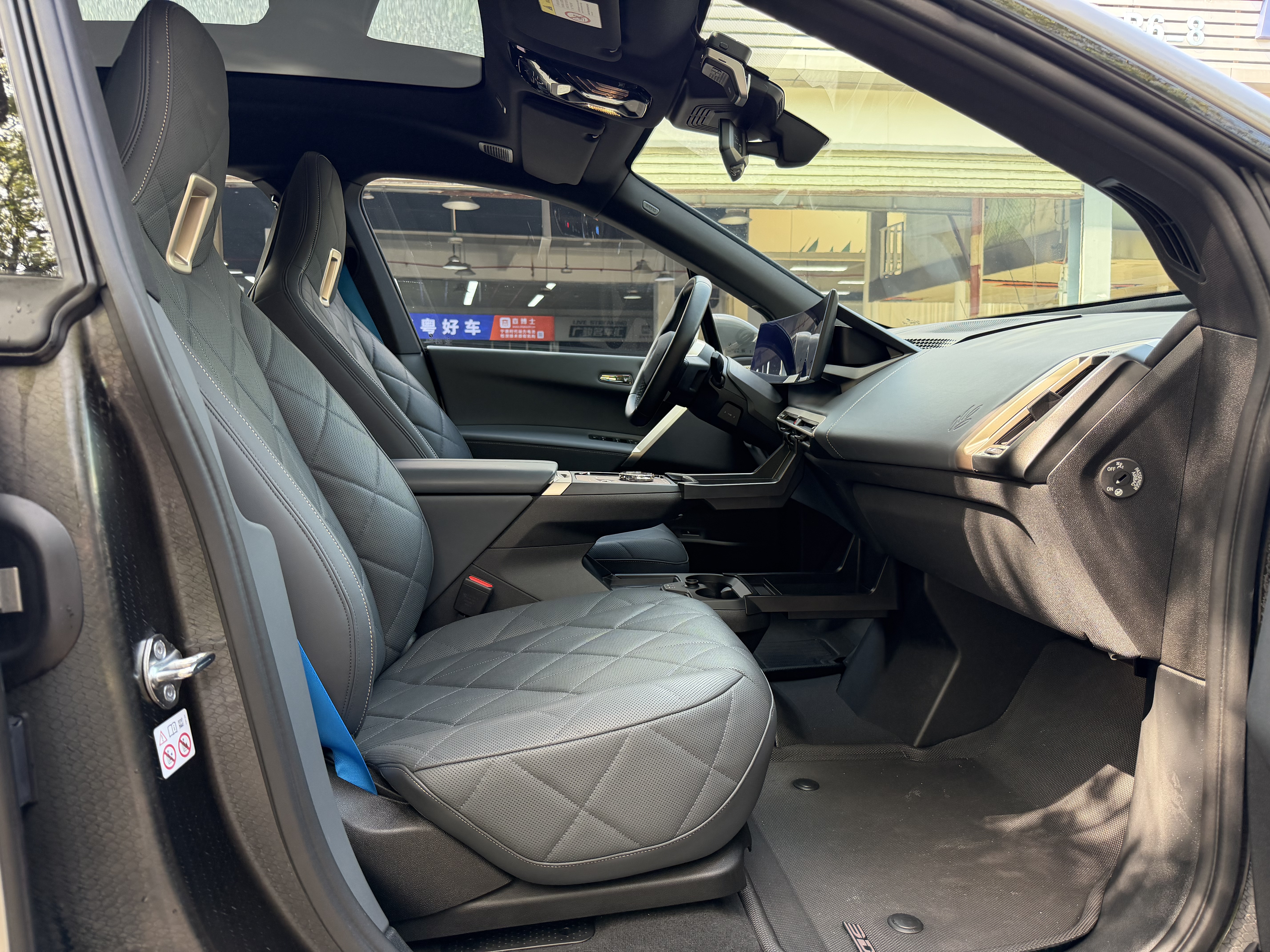 BMW iX M60 2023 car image #8