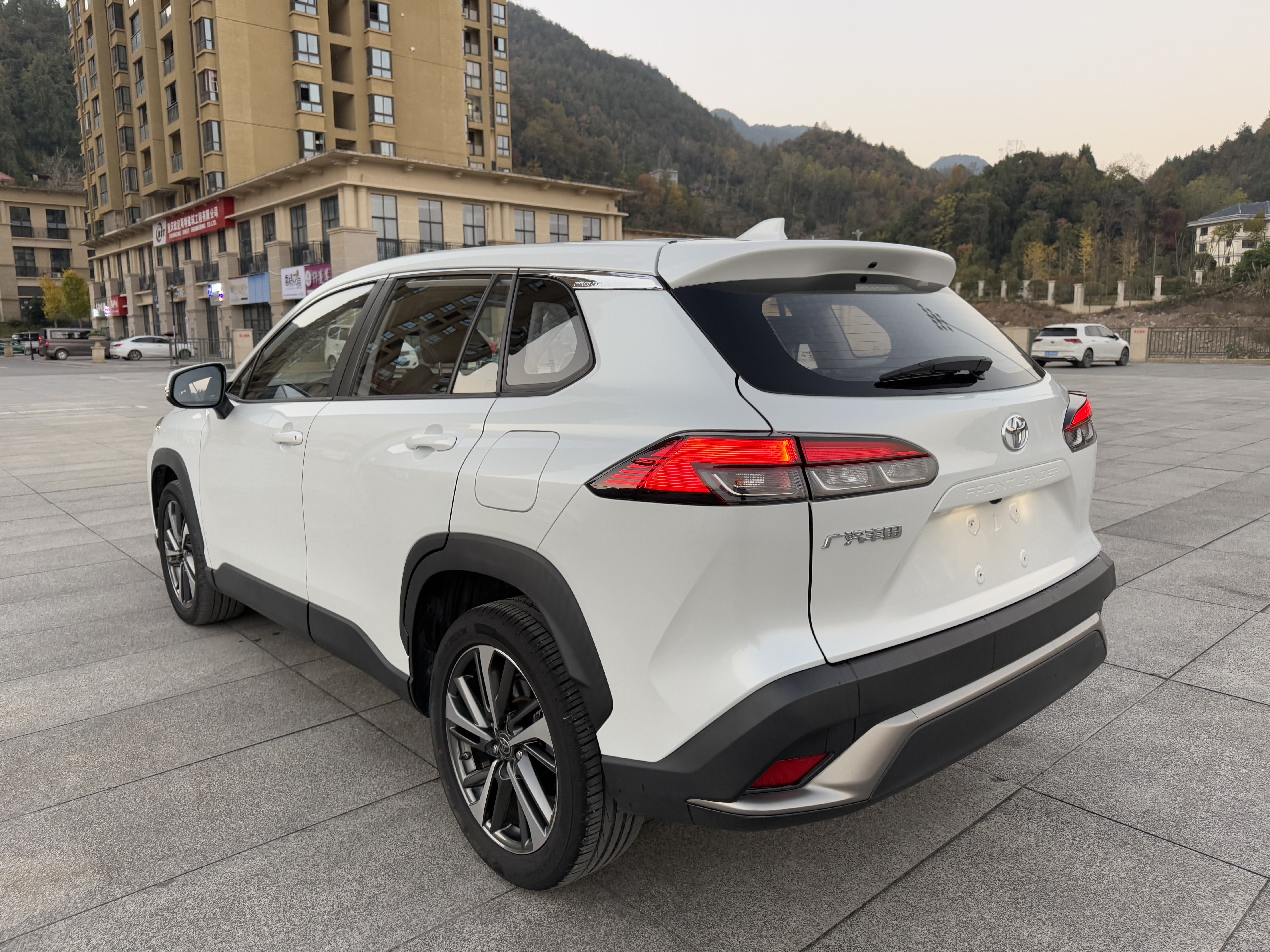 Toyota Frontlander 2022 immagine di auto #8