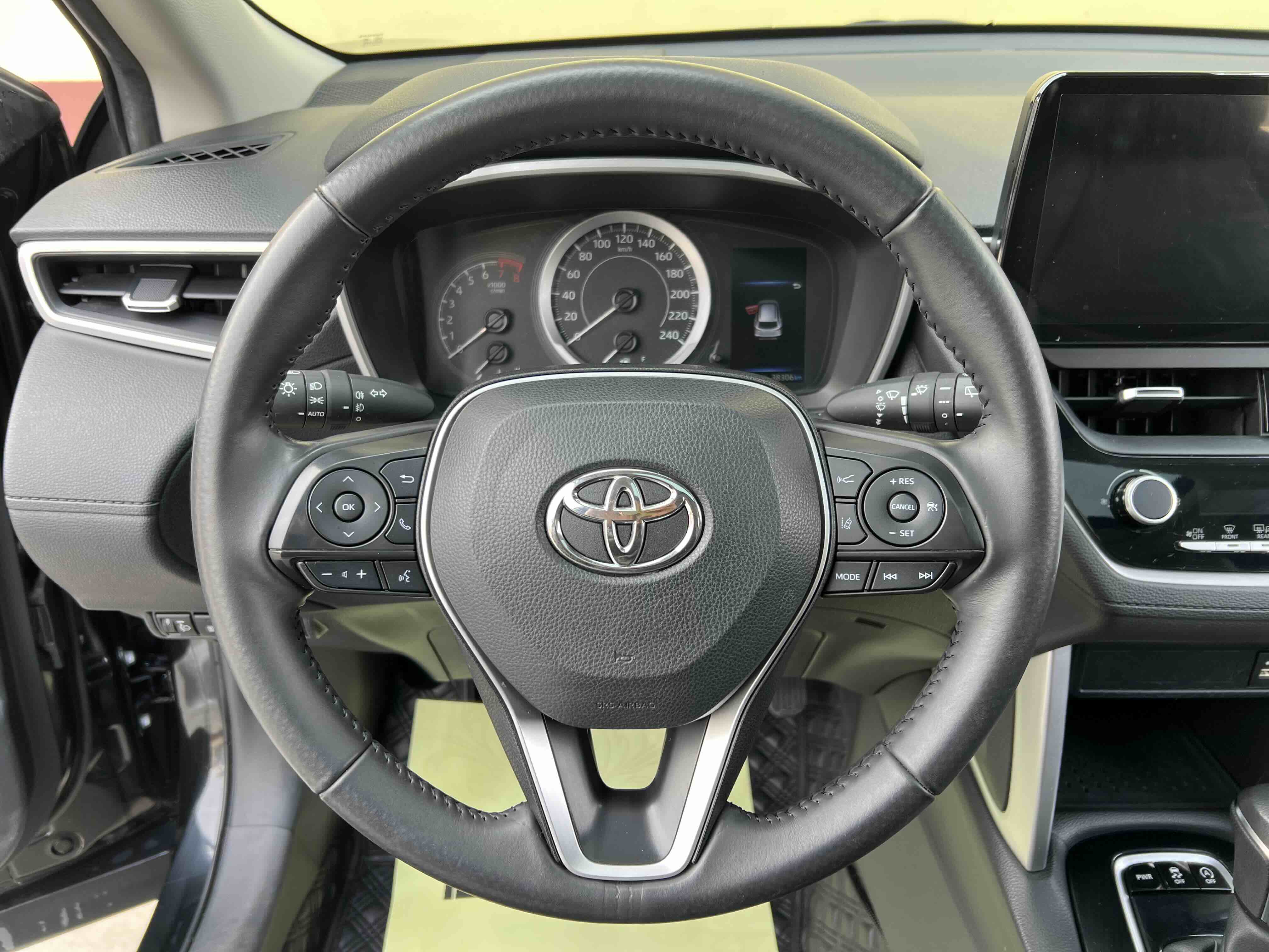 Toyota Corolla Cross 2022 #8 Toyota Corolla Cross 2022 car image #8