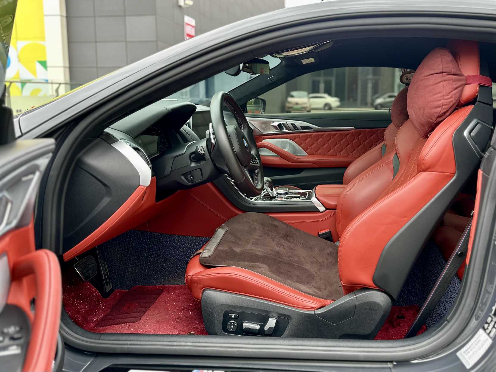 BMW M8 2023 صورة سيارة #8