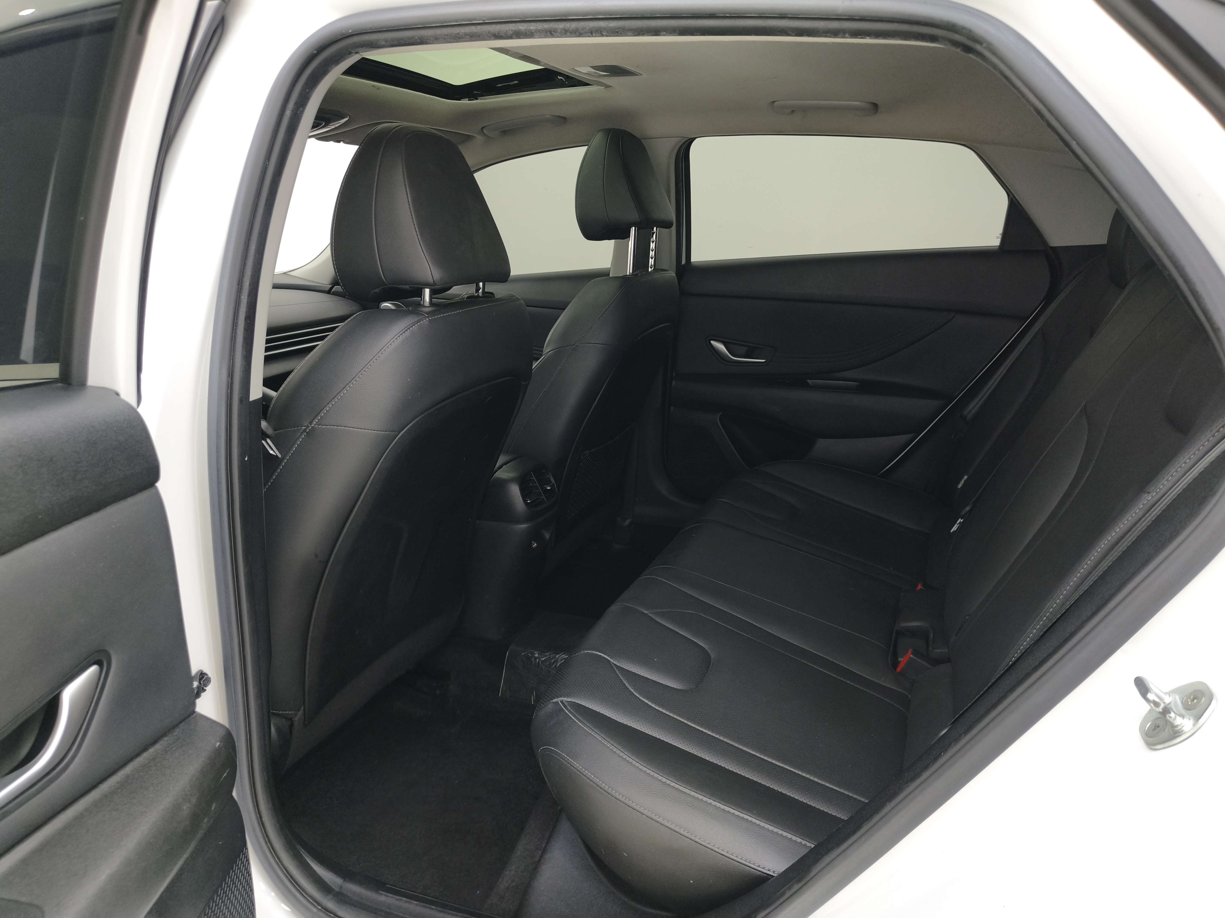 Hyundai Elantra 2022 car image #8