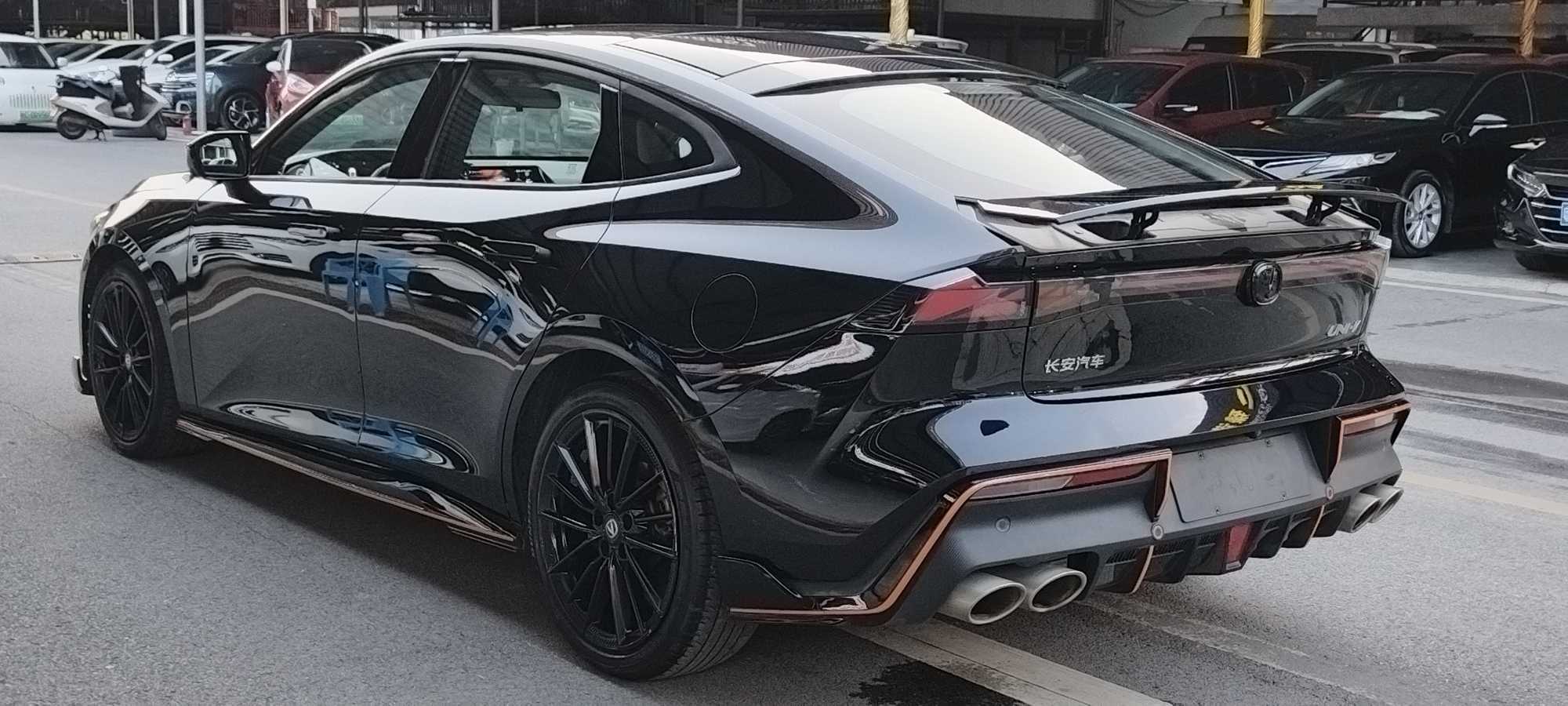 Changan UNI-V 2023 car image #8