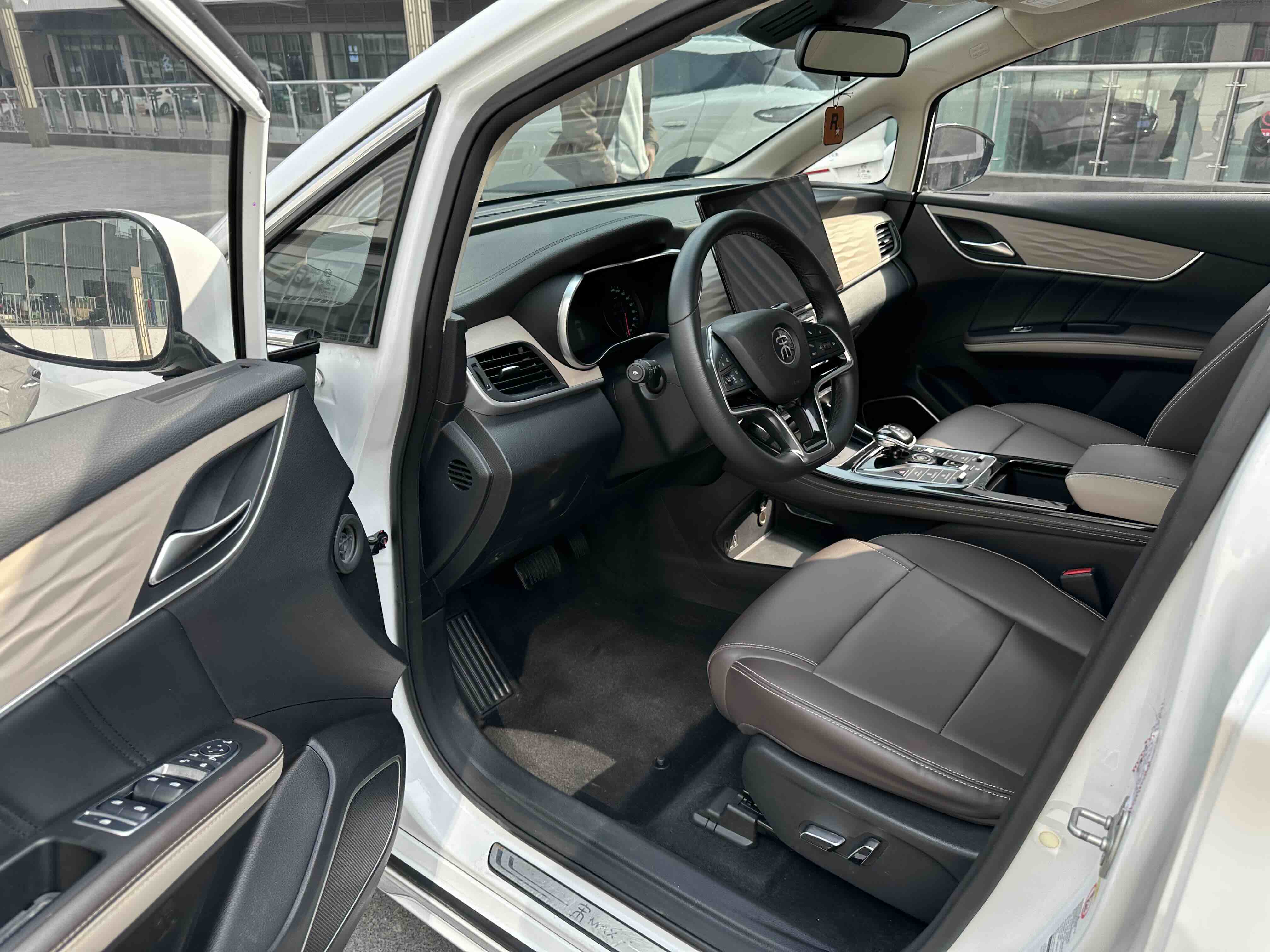 BYD Song MAX New Energy 2022 car image #8