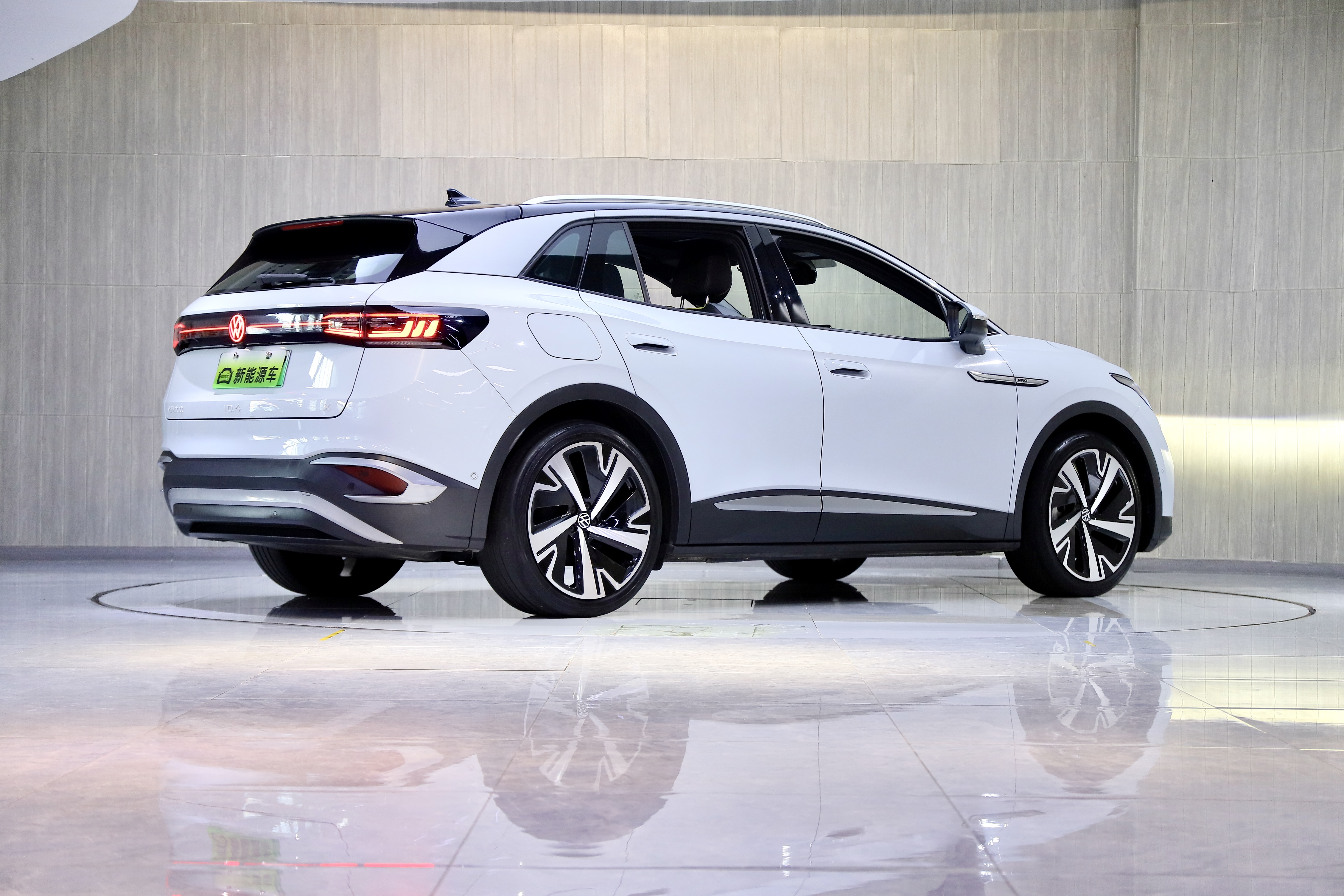 Volkswagen ID.4 X 2022 immagine di auto #8