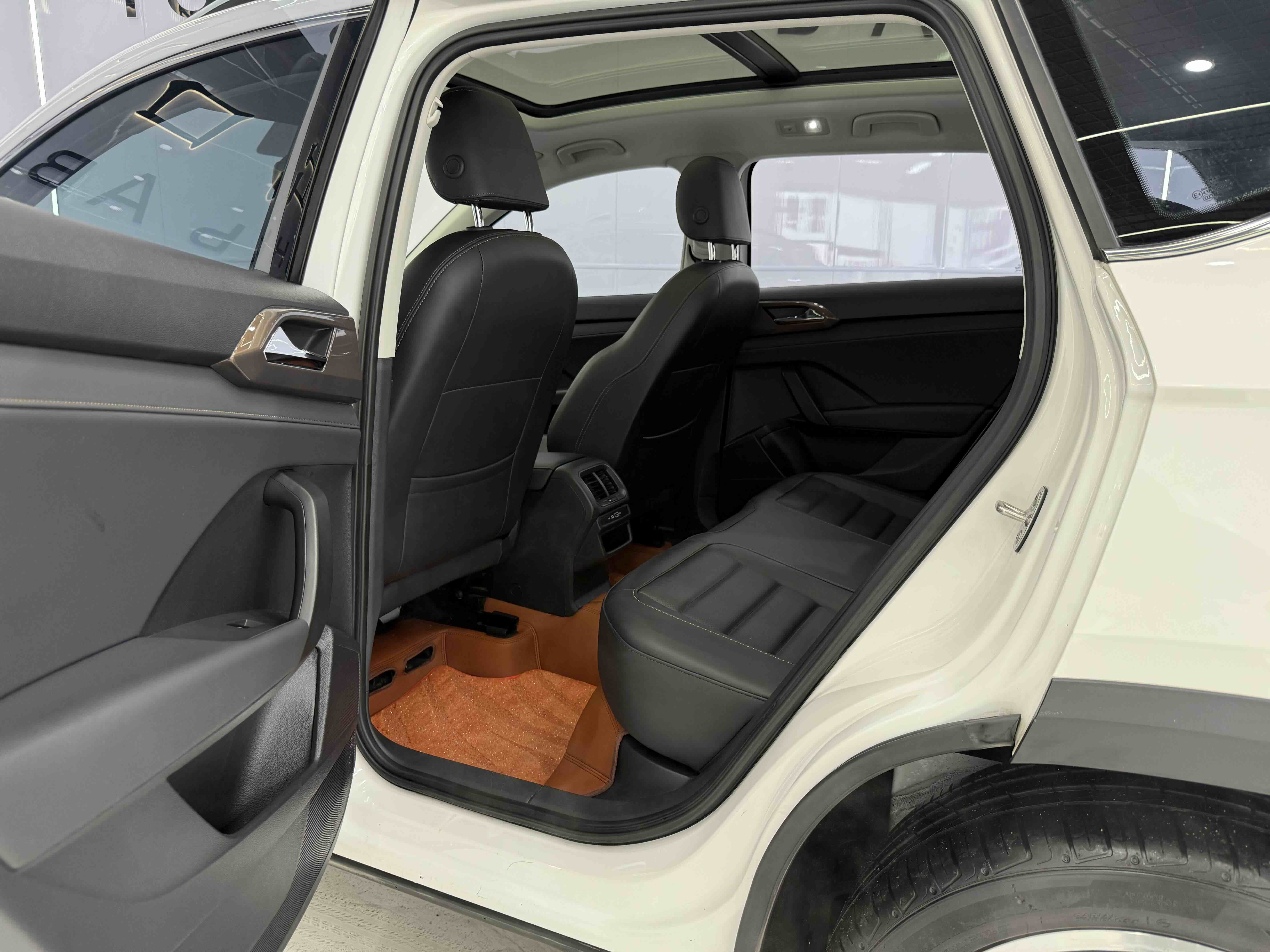 Volkswagen Tharu 2022 car image #8