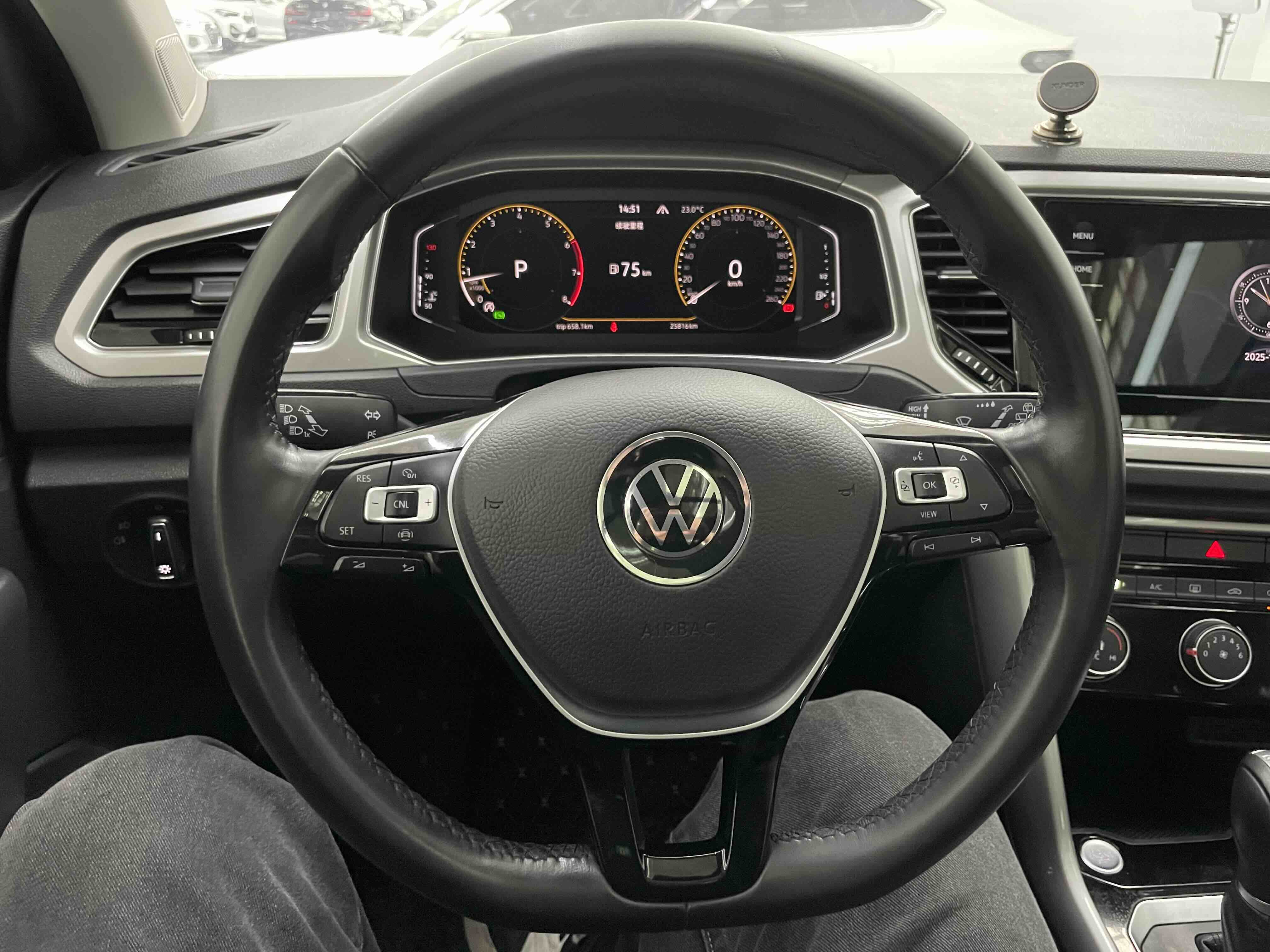T-Roc 2022 #8 T-Roc 2022 car image #8