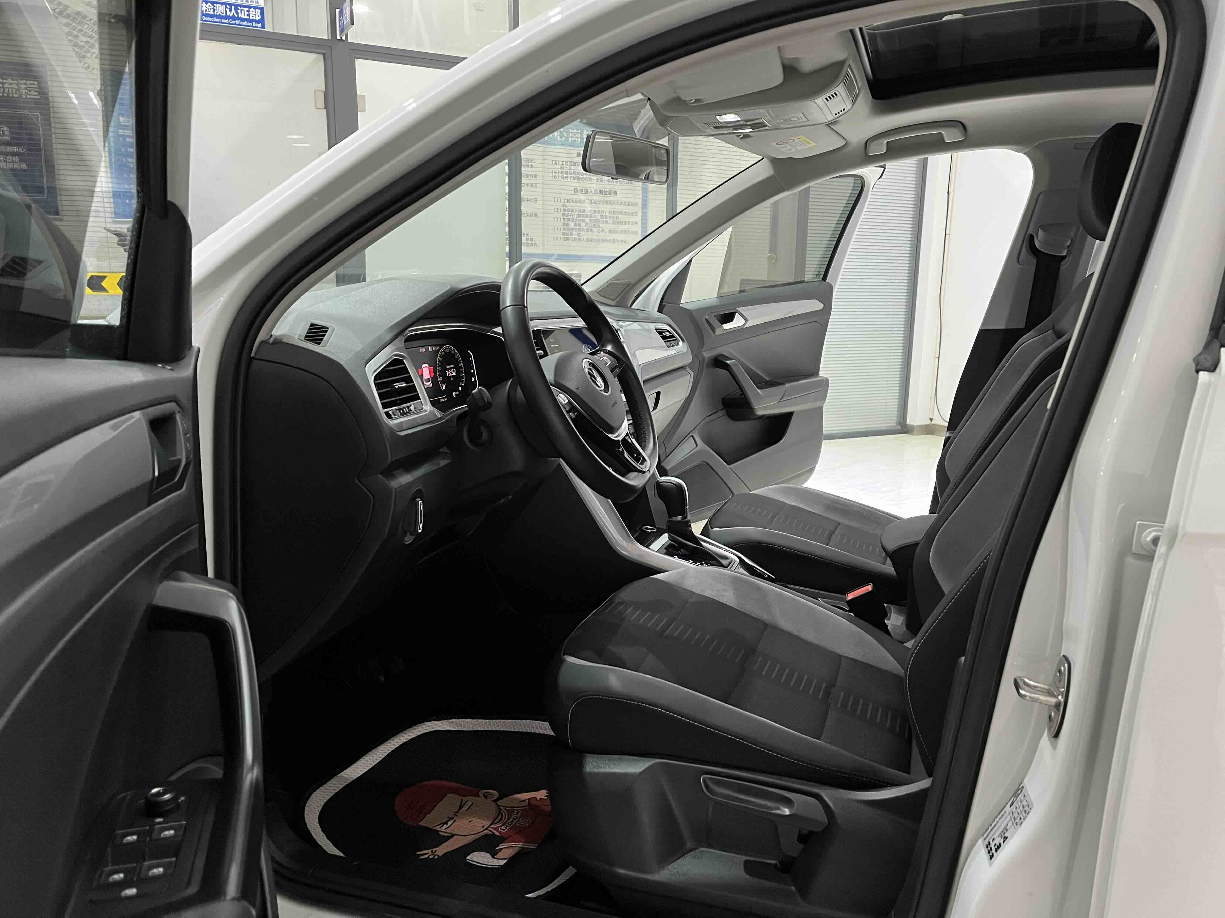 T-Roc 2022 #8 T-Roc 2022 car image #8