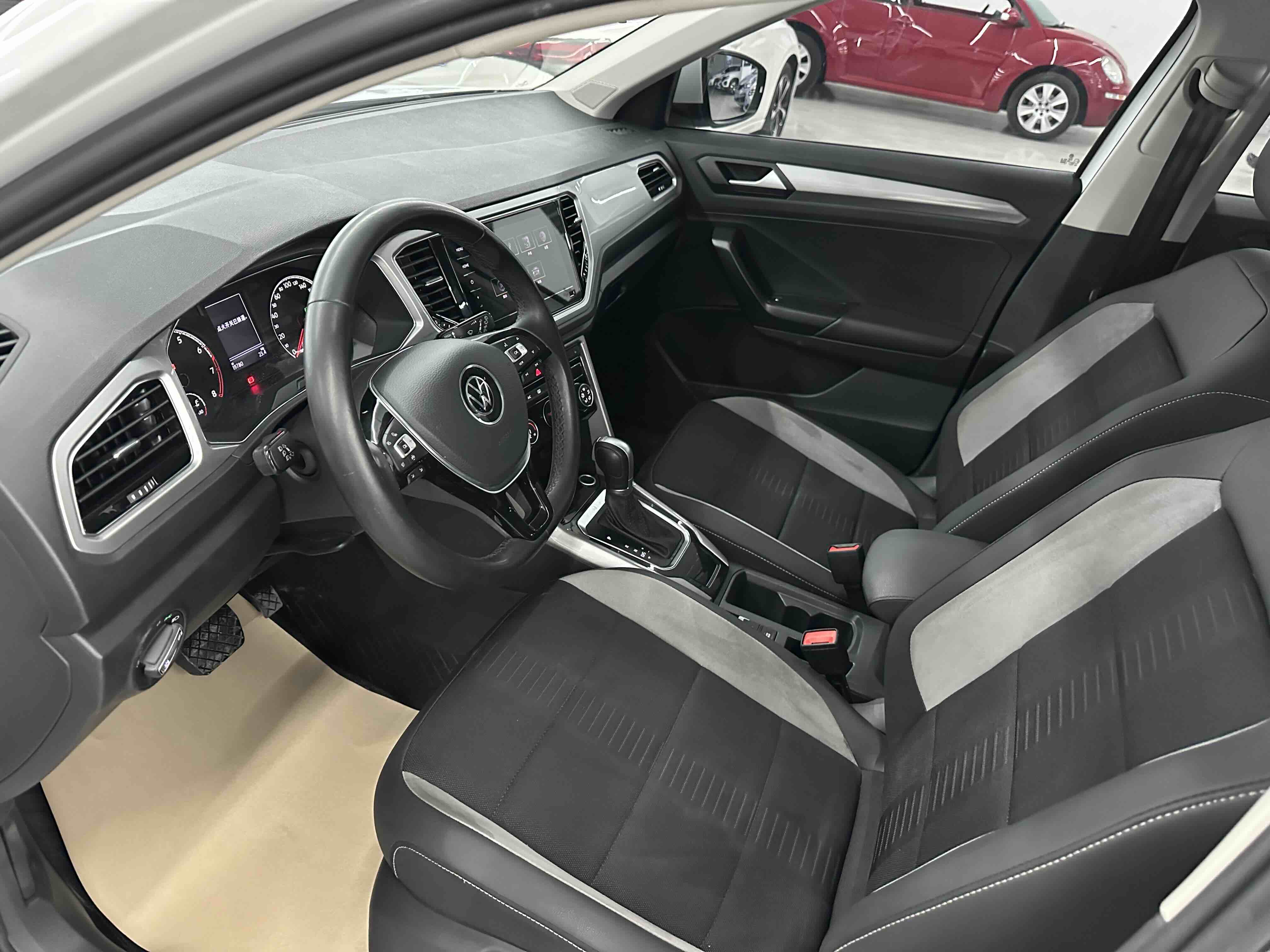 T-Roc 2022 car image #8
