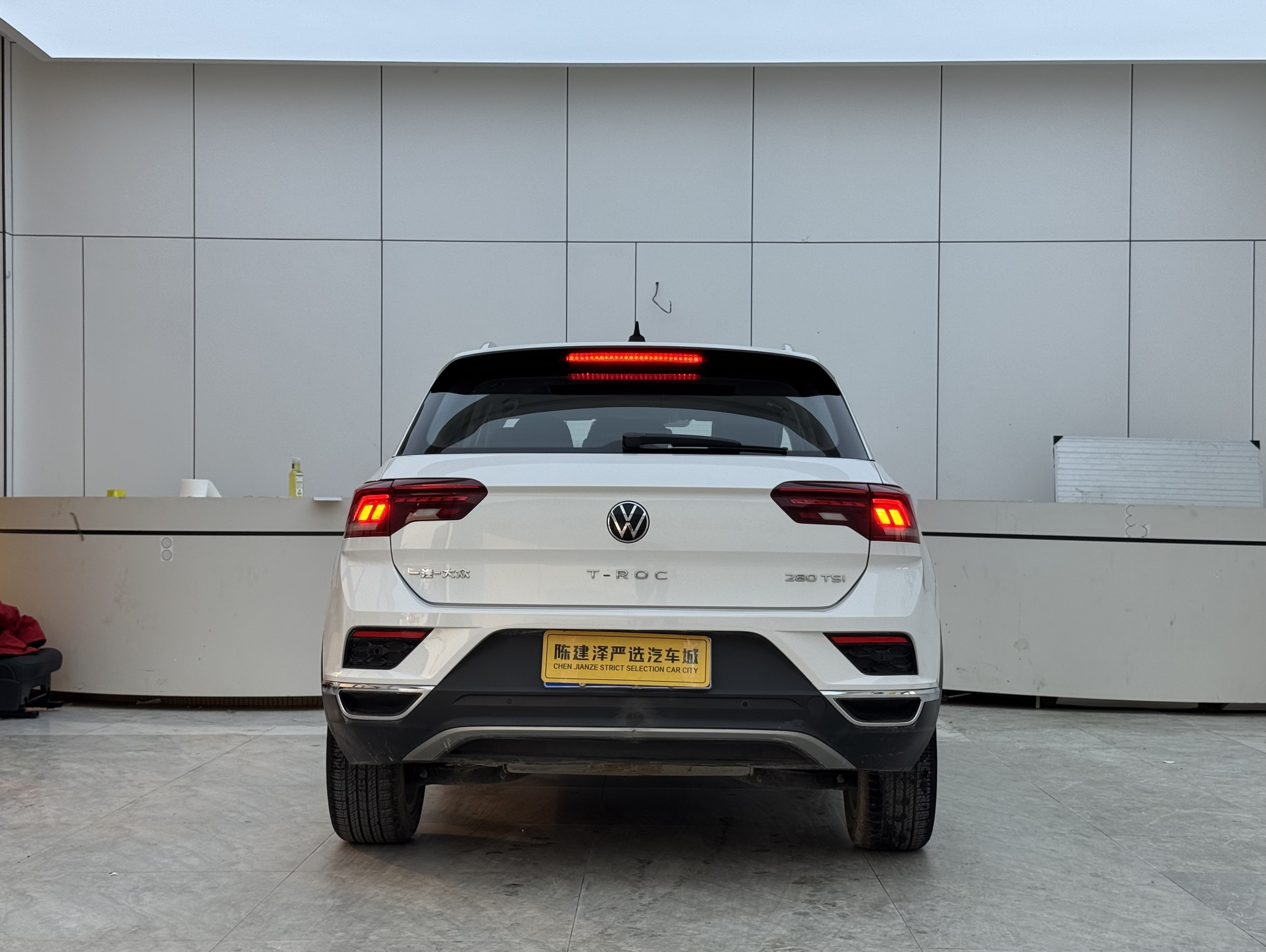 T-Roc 2023 car image #8
