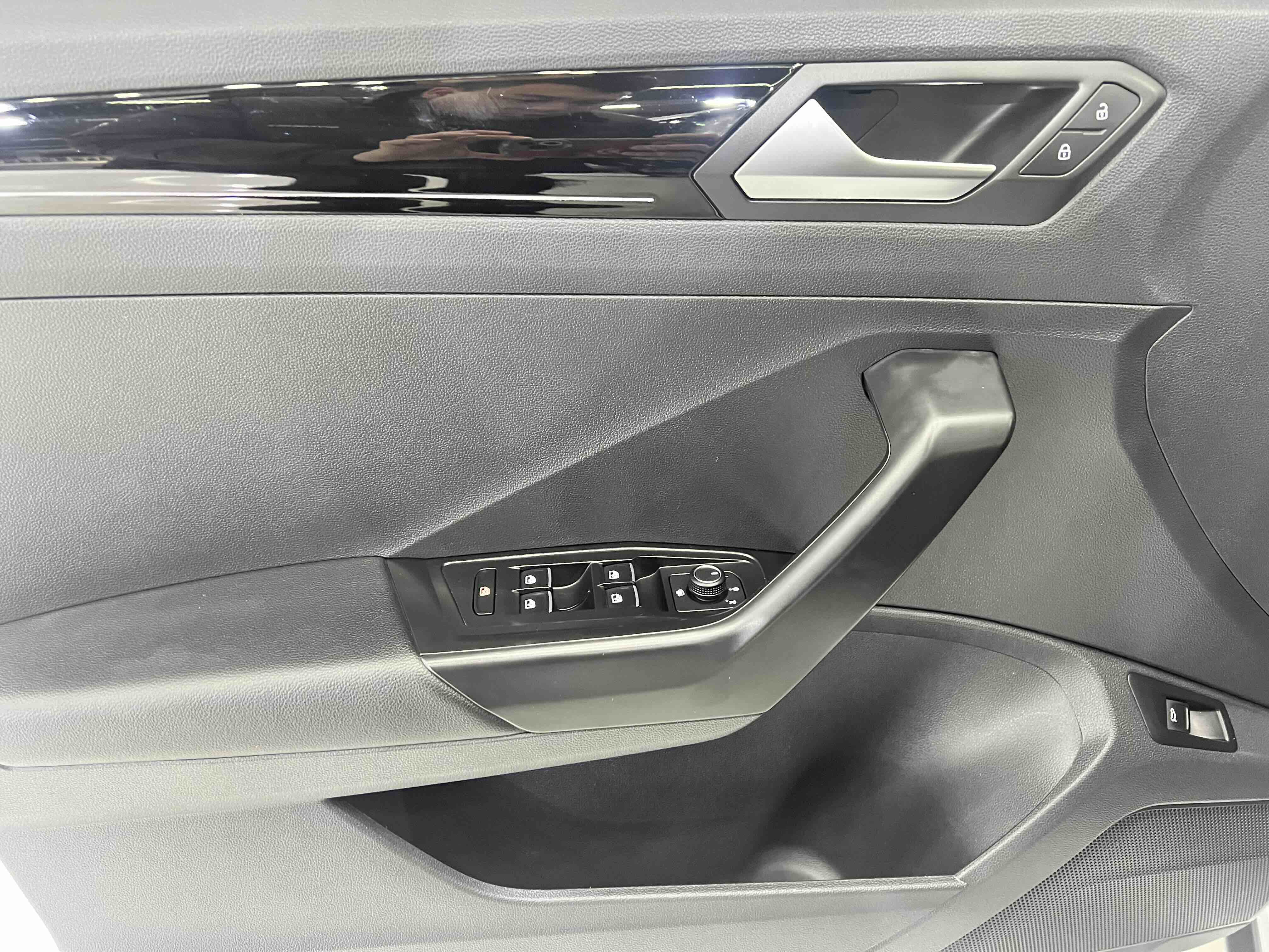 Volkswagen T-Roc 2022 #8 Volkswagen T-Roc 2022 car image #8