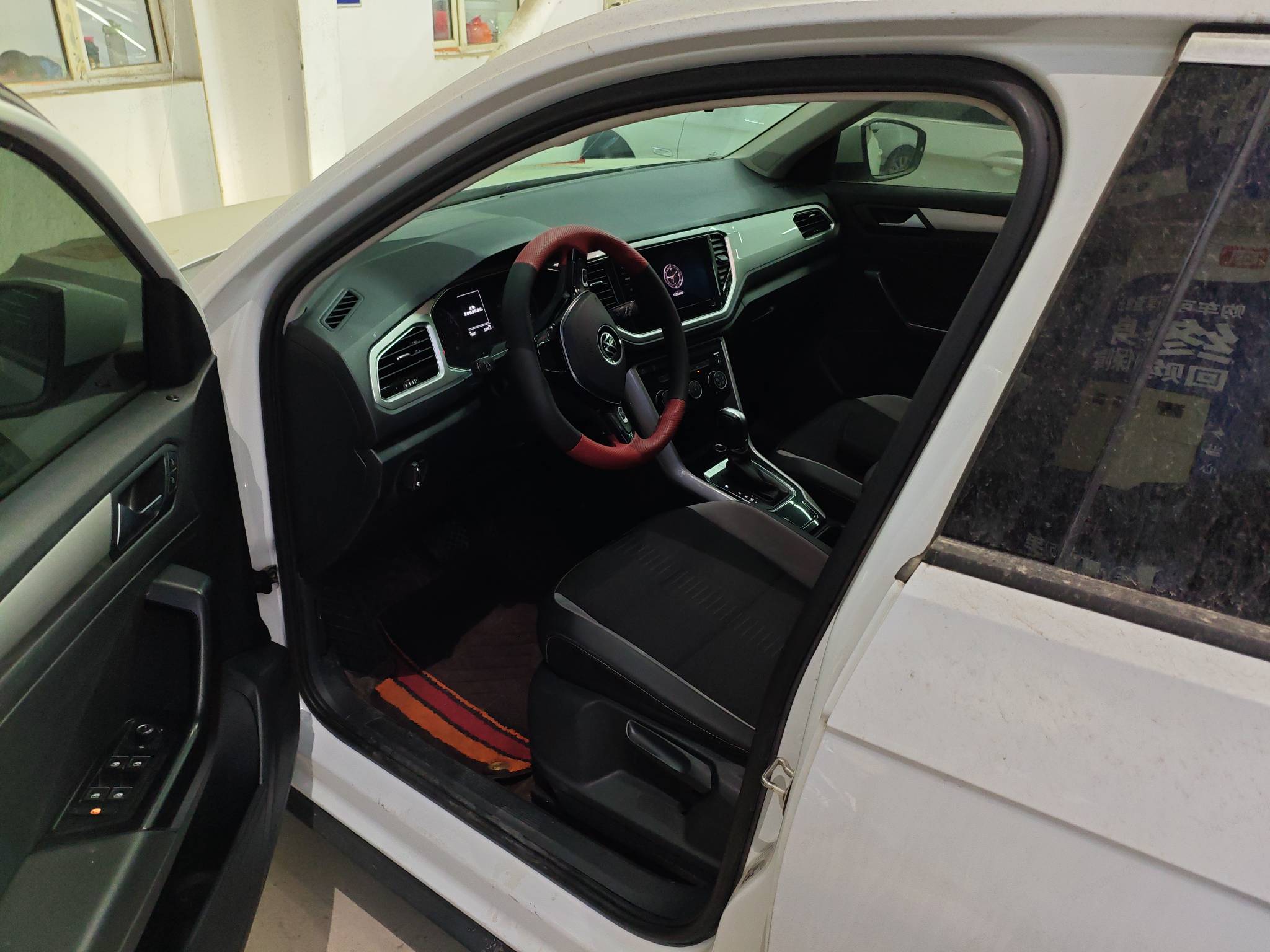 T-Roc 2022 car image #8