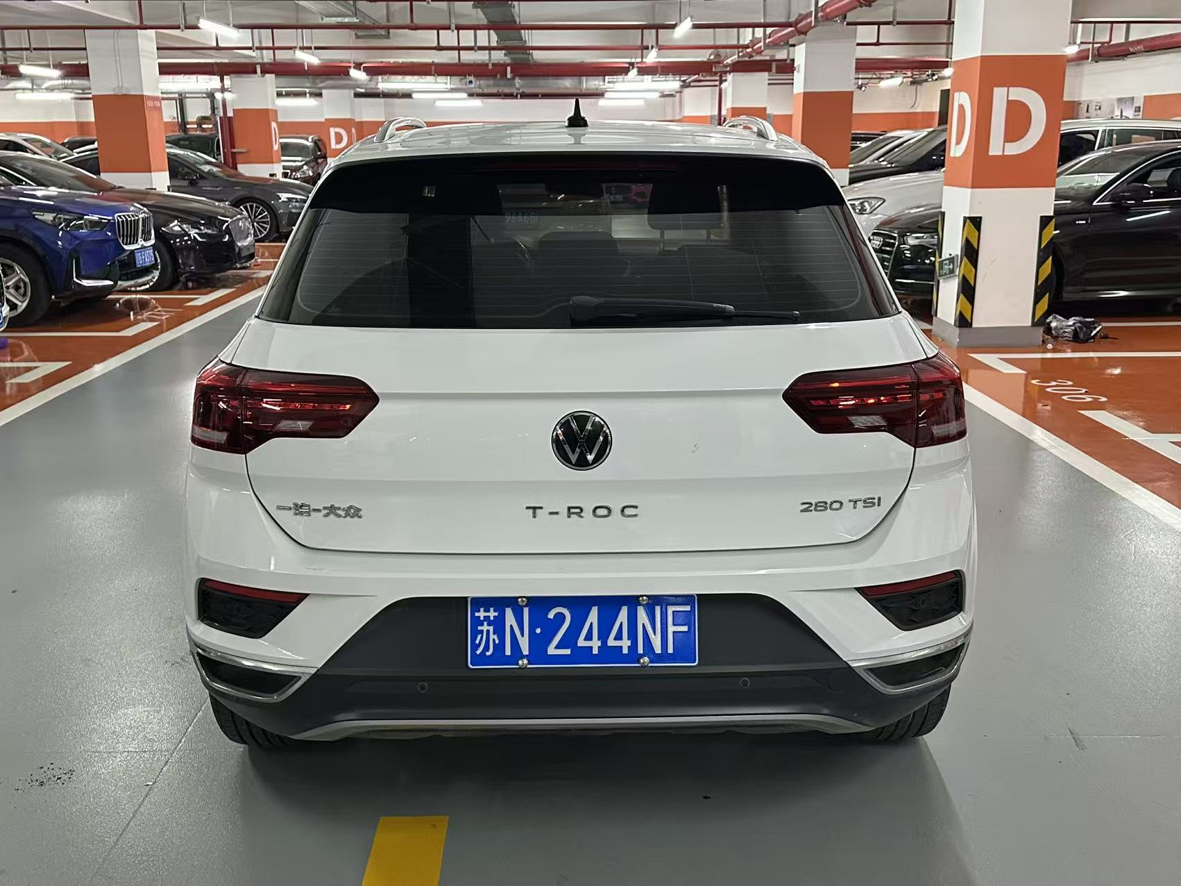 Volkswagen T-Roc 2022 car image #8