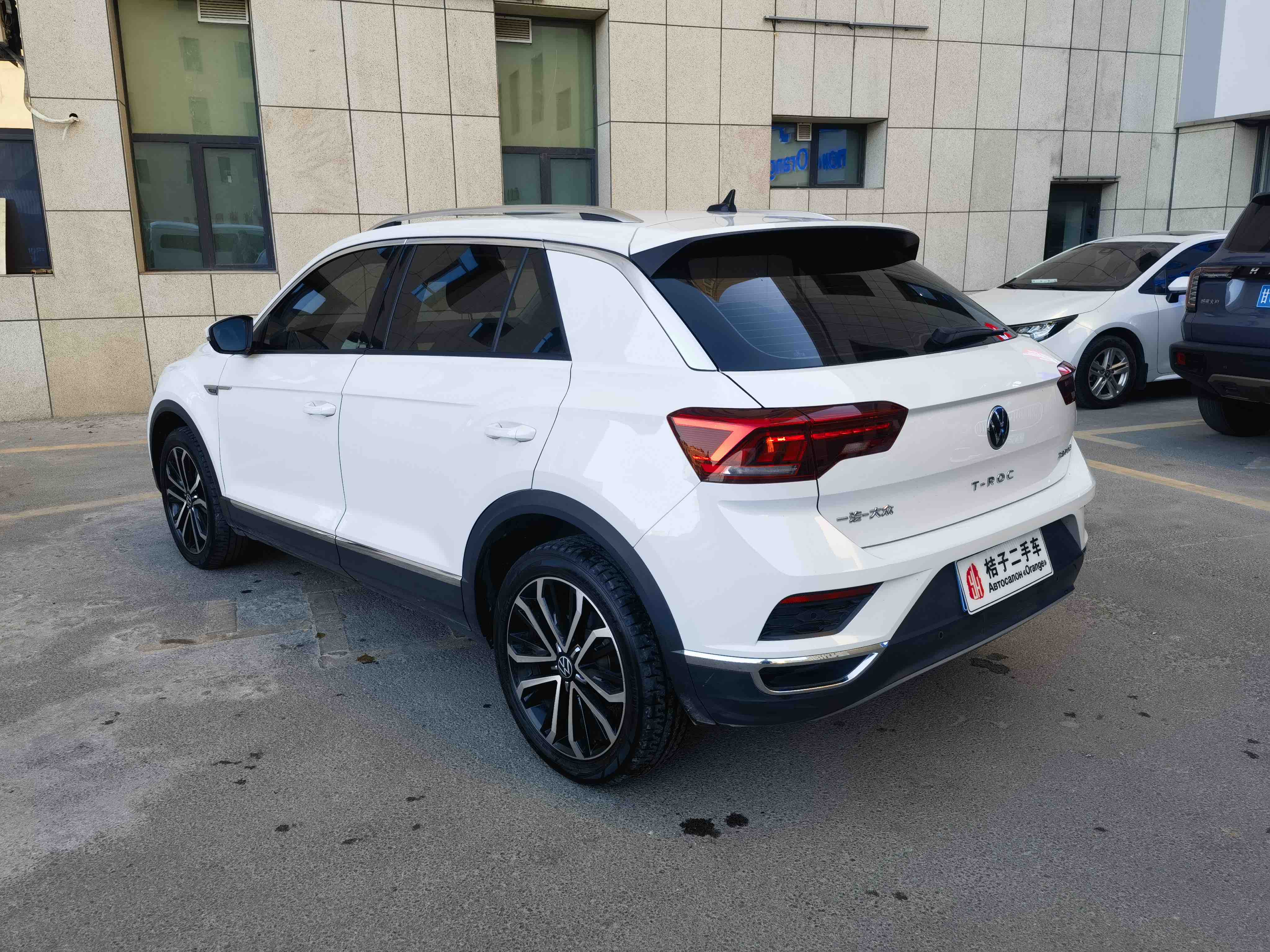 Volkswagen T-Roc 2022 car image #8