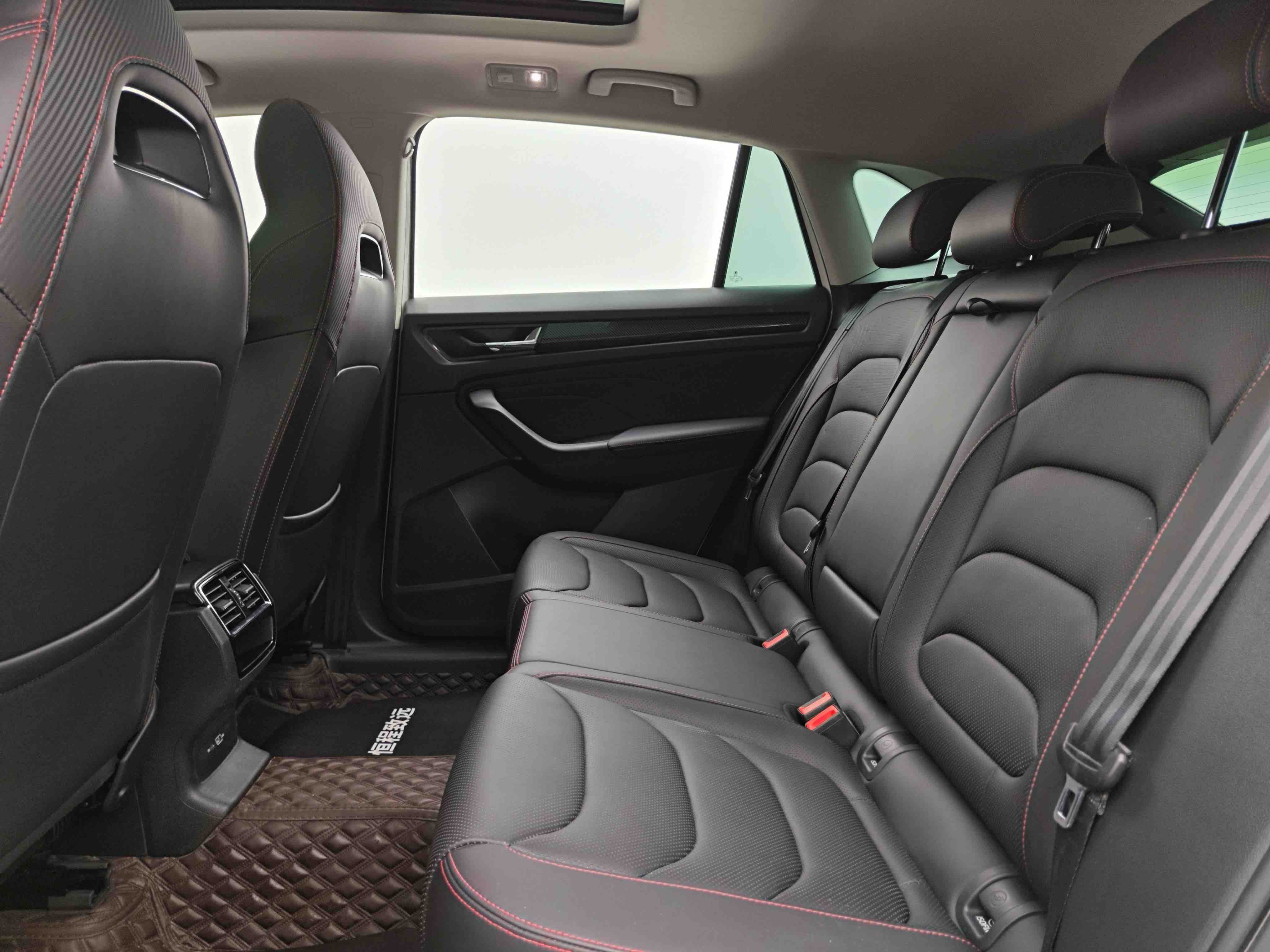 Skoda Kodiaq GT 2023 صورة سيارة #8