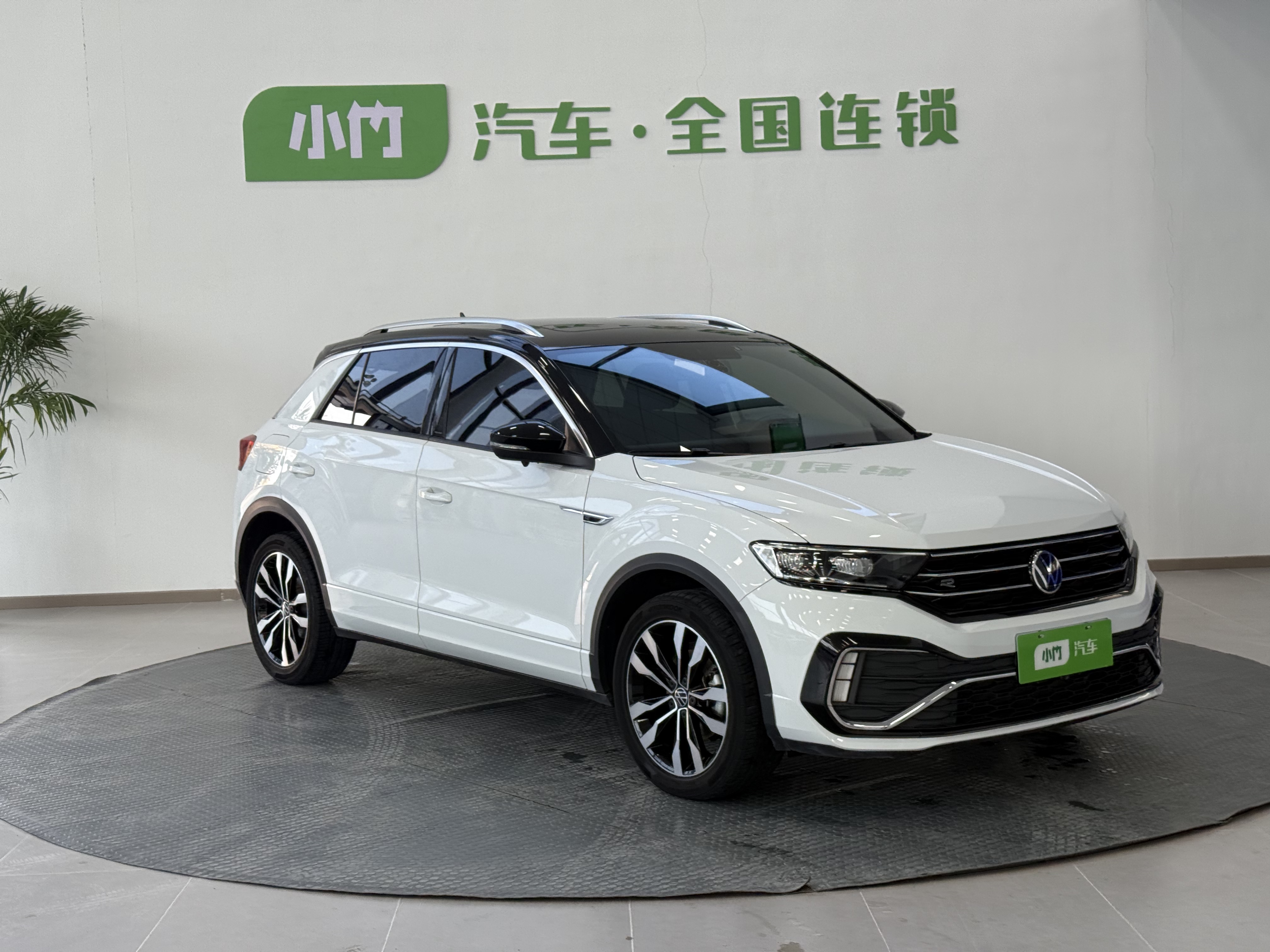 Volkswagen T-Roc 2022 car image #8
