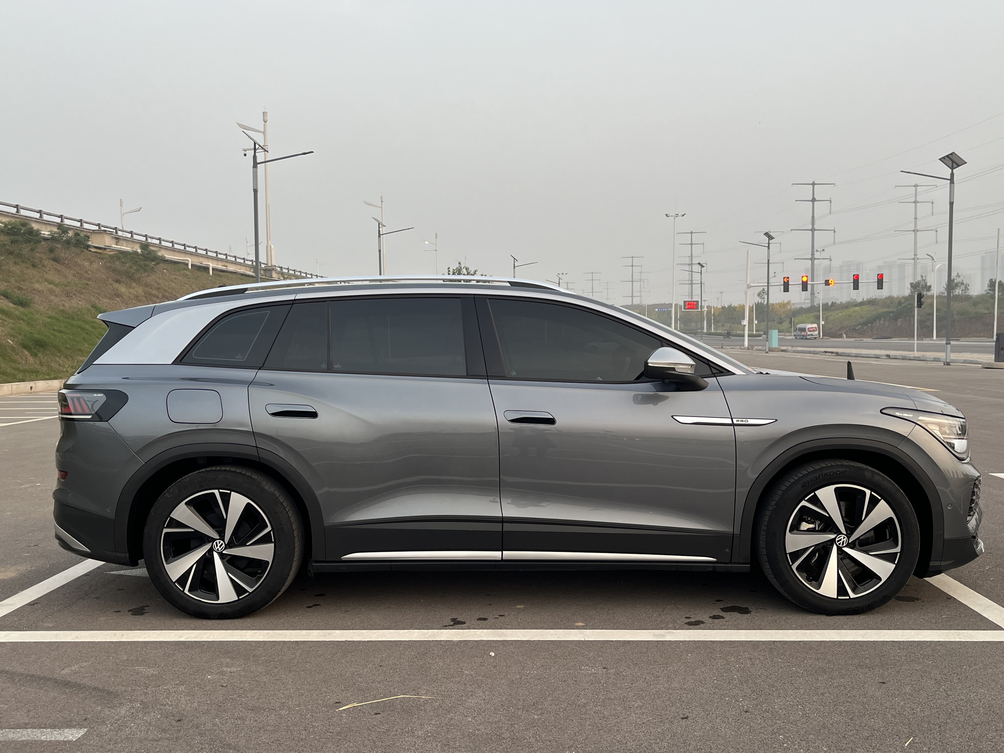 Volkswagen ID.6 X 2023 car image #8