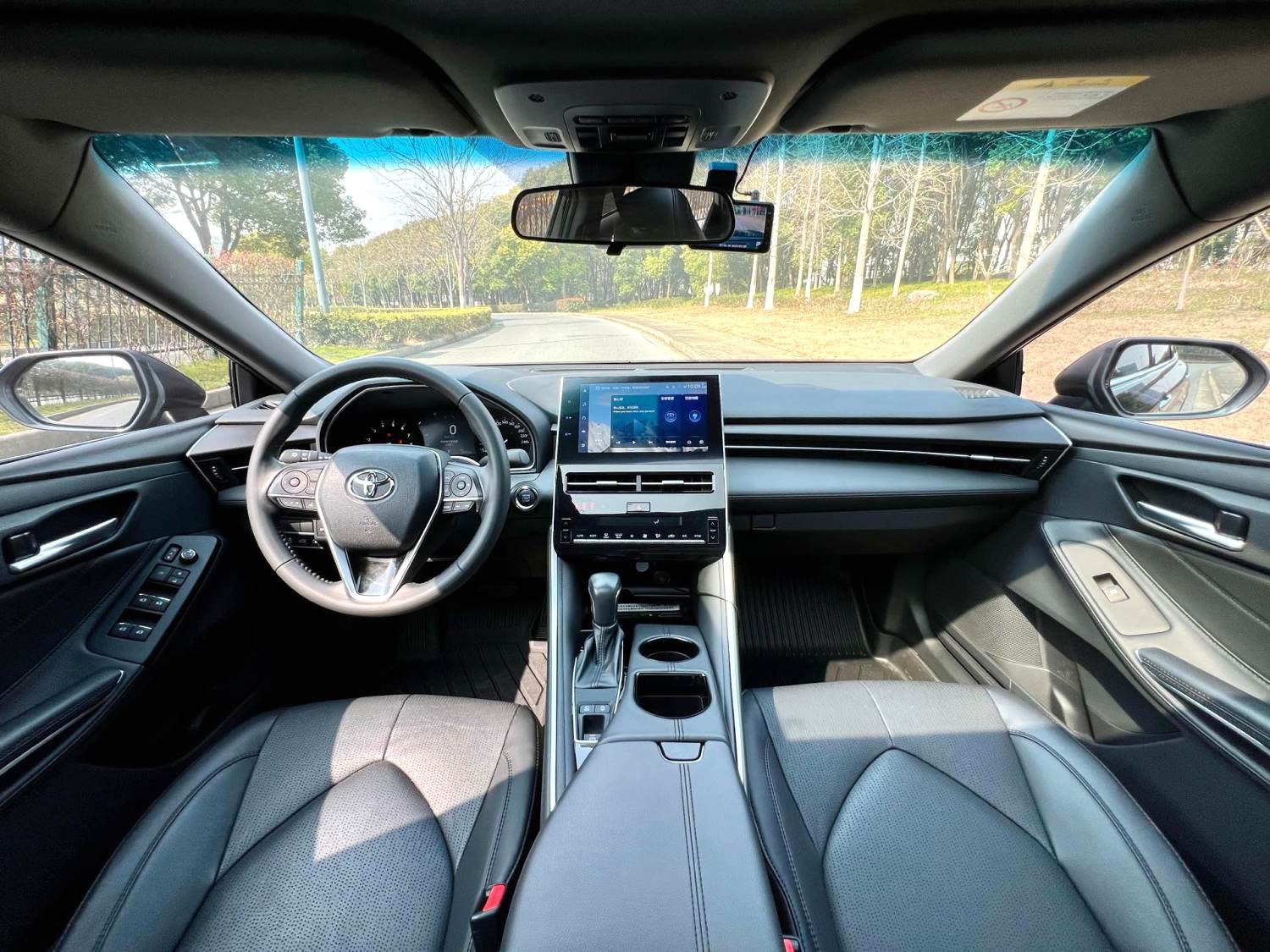 Toyota Avalon 2023 car image #8