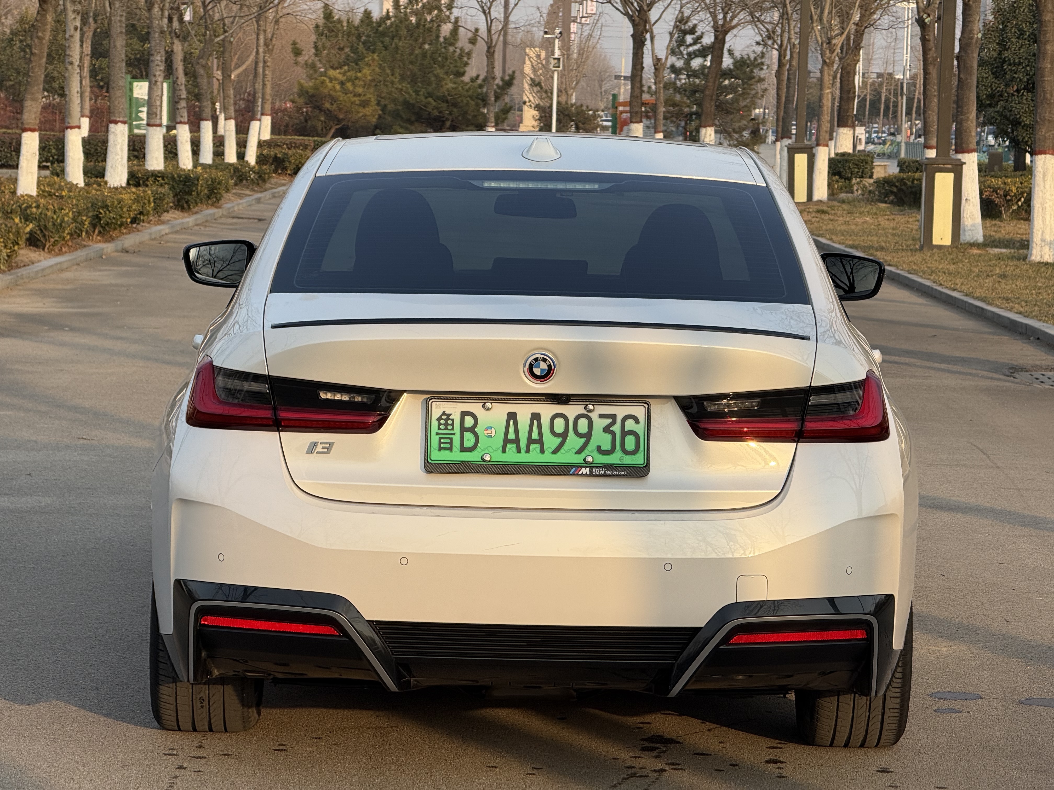 BMW i3 2023 car image #8