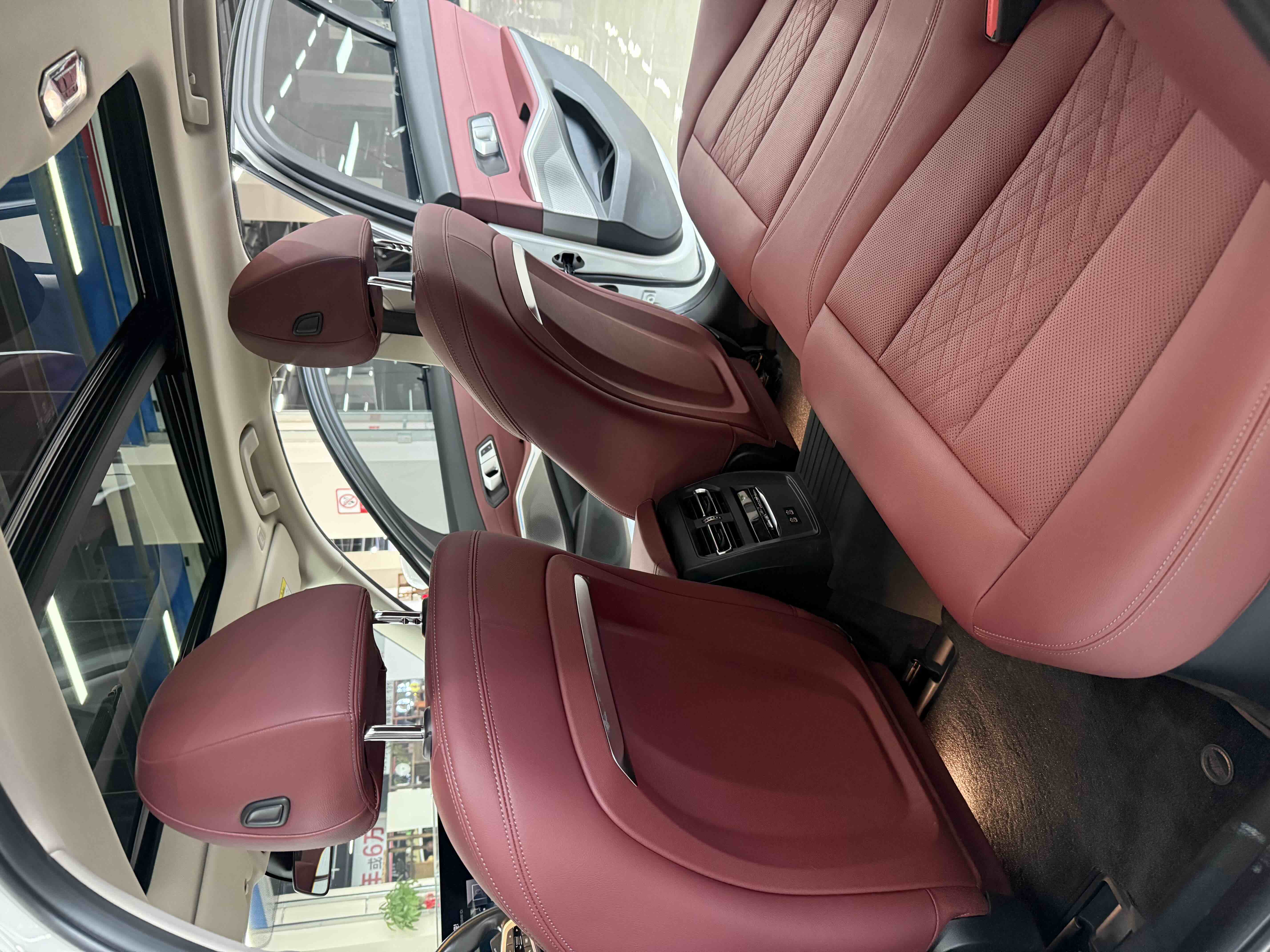 BMW i3 2023 car image #8
