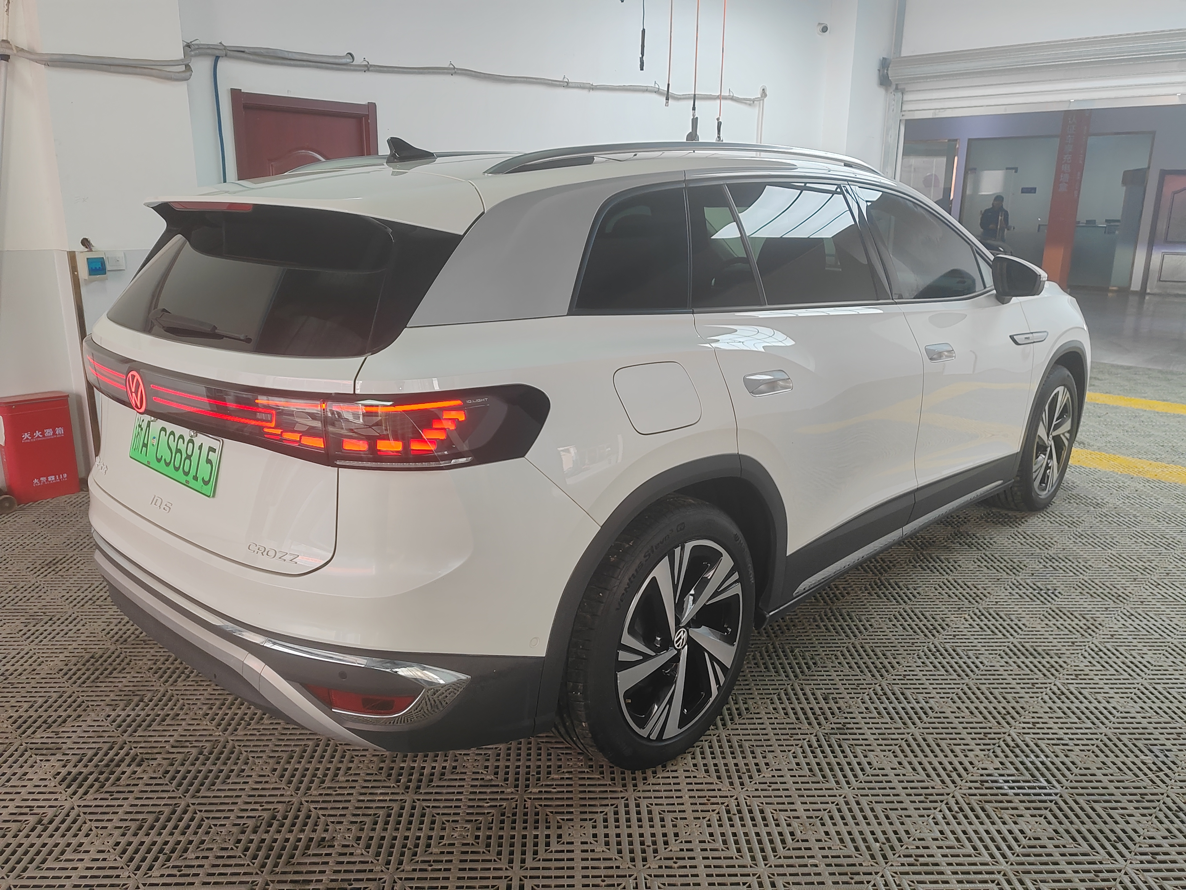 Volkswagen ID.6 Crozz 2023 immagine di auto #8