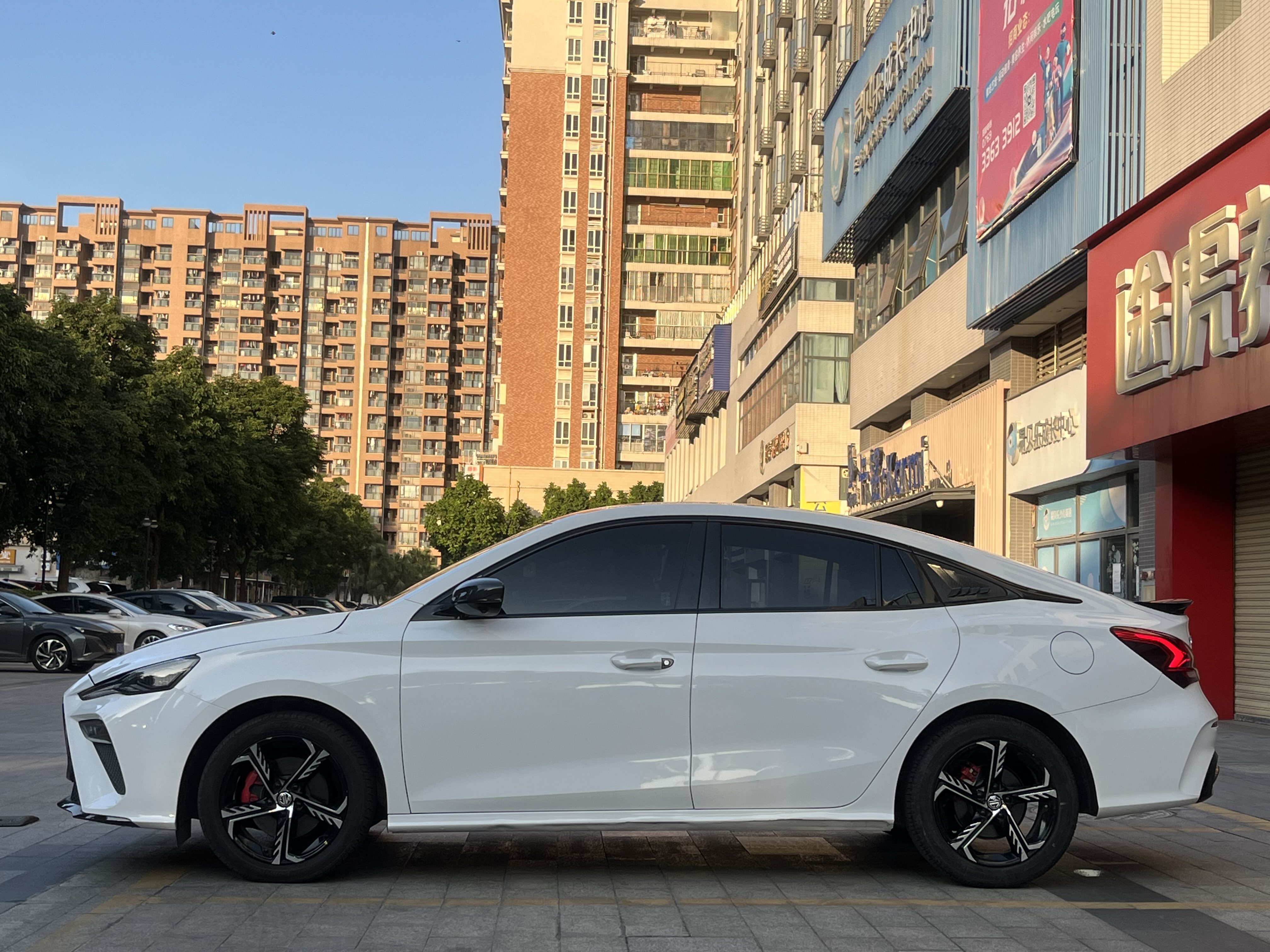 MG 5 Scorpio 2023 car image #8