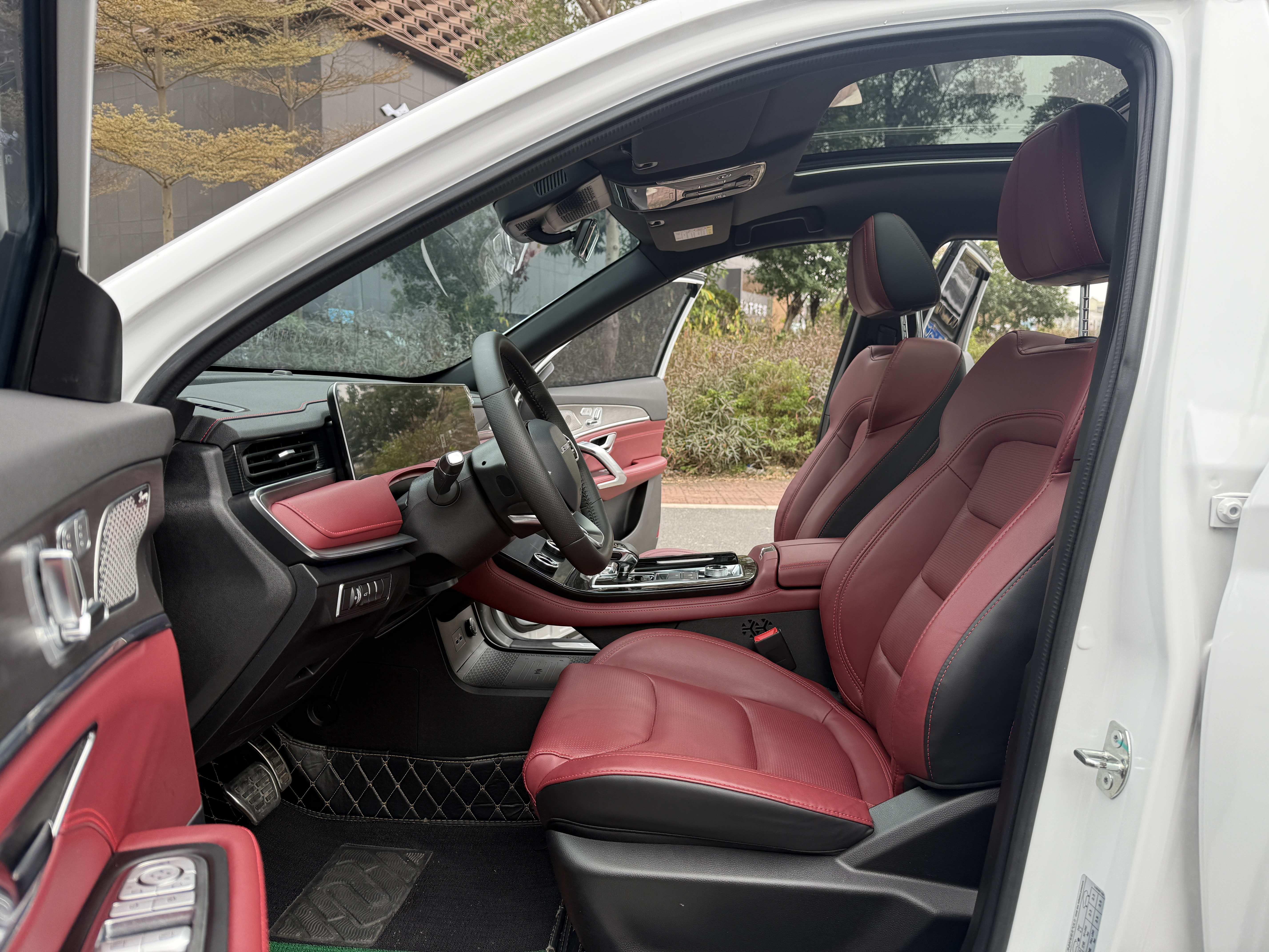 Jetour X70 PLUS 2023 car image #8