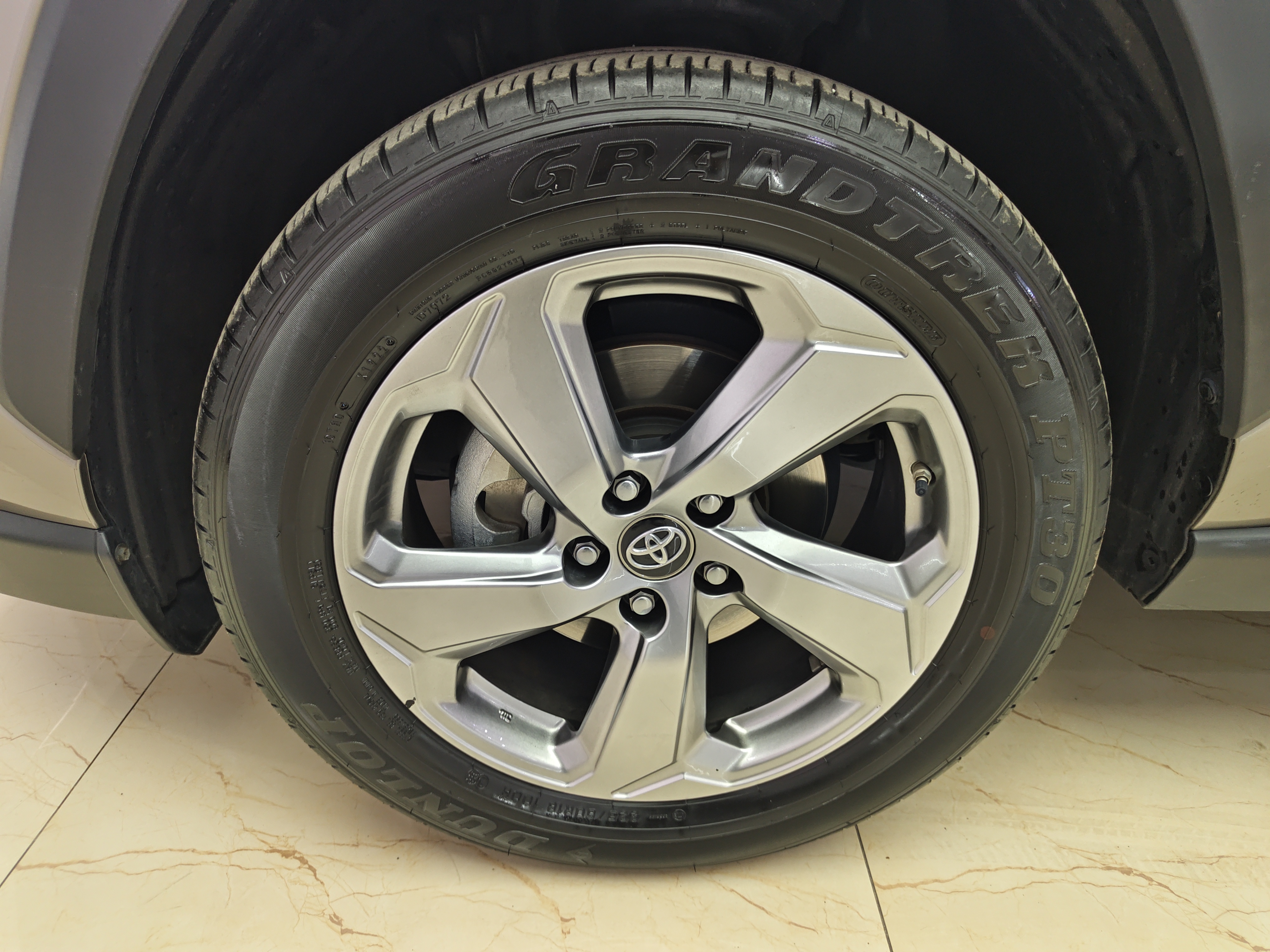 Toyota RAV4 2022 car image #8