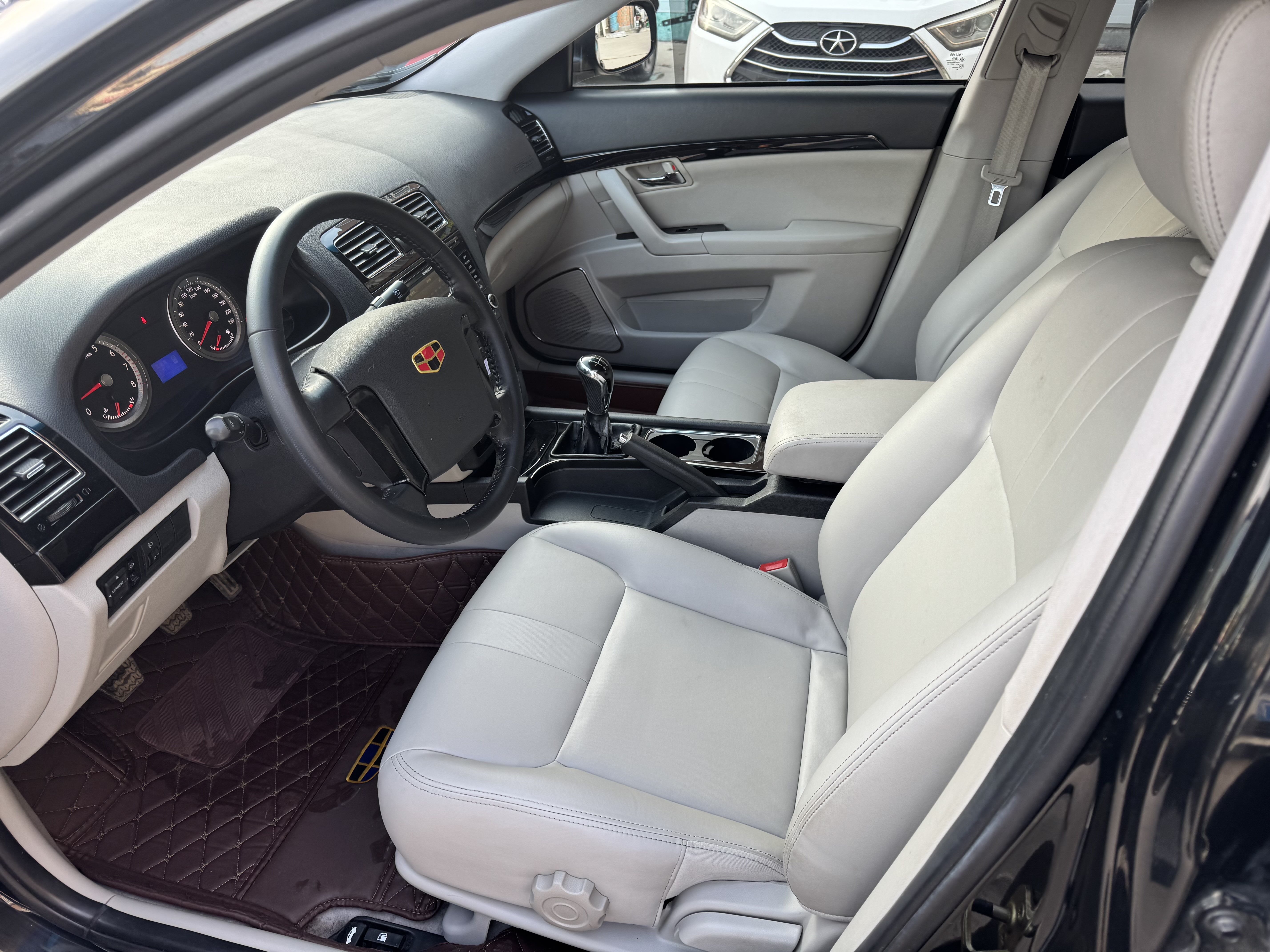 GEELY EC8 2014 car image #8