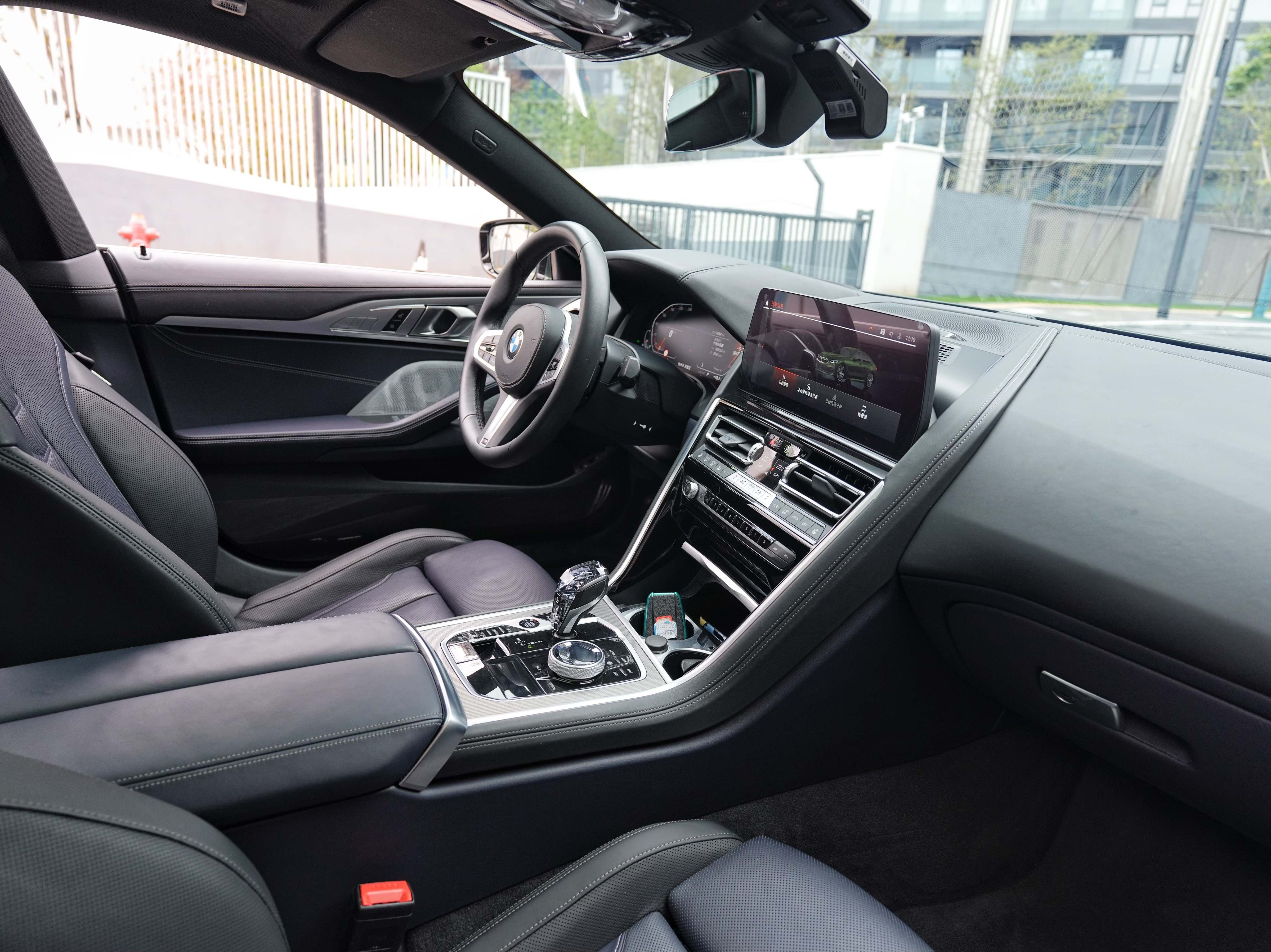 BMW 8 Series 2024 car image #8