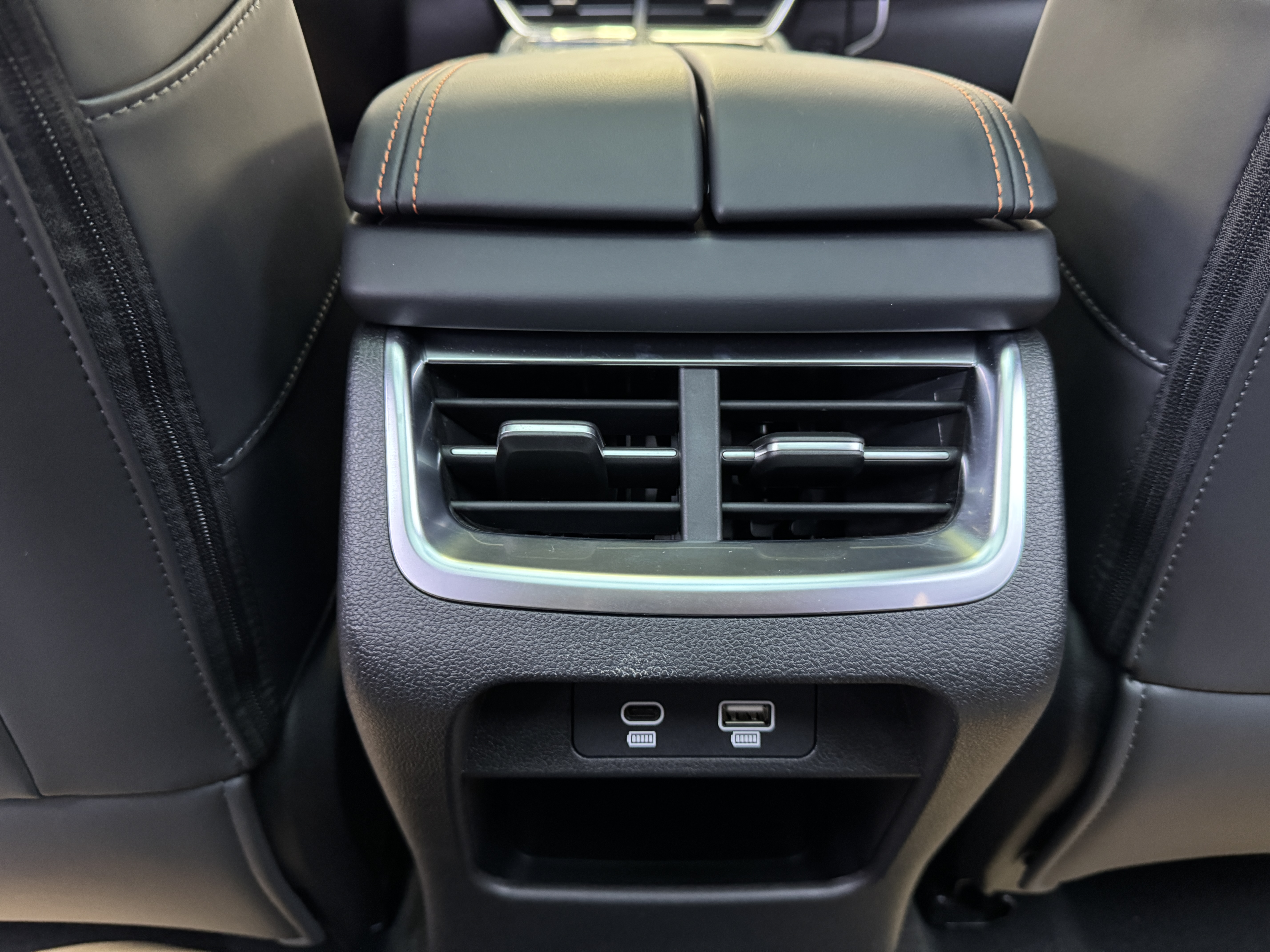 Haval XY 2023 #8 Haval XY 2023 car image #8