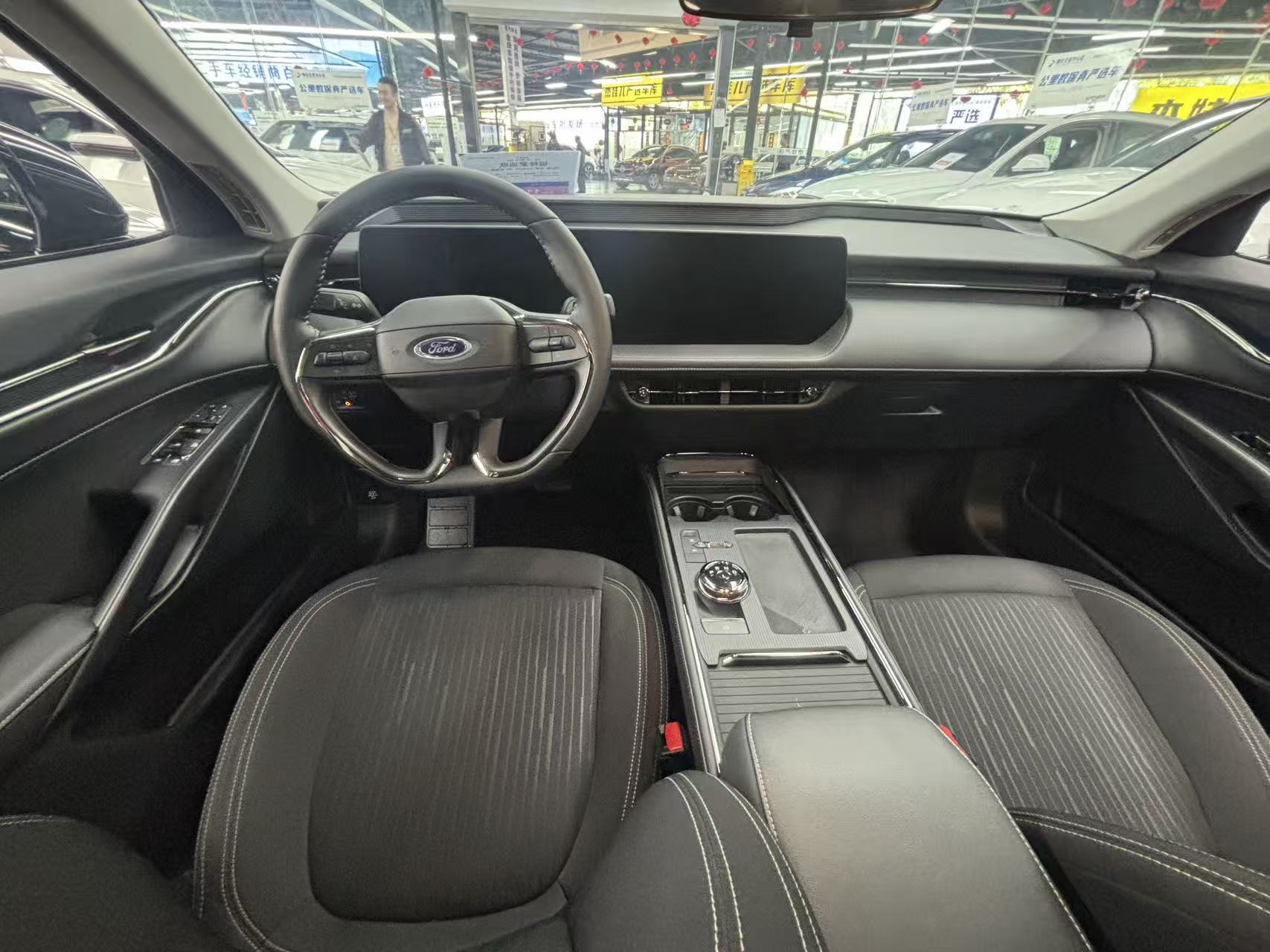 Ford Mondeo 2023 car image #8