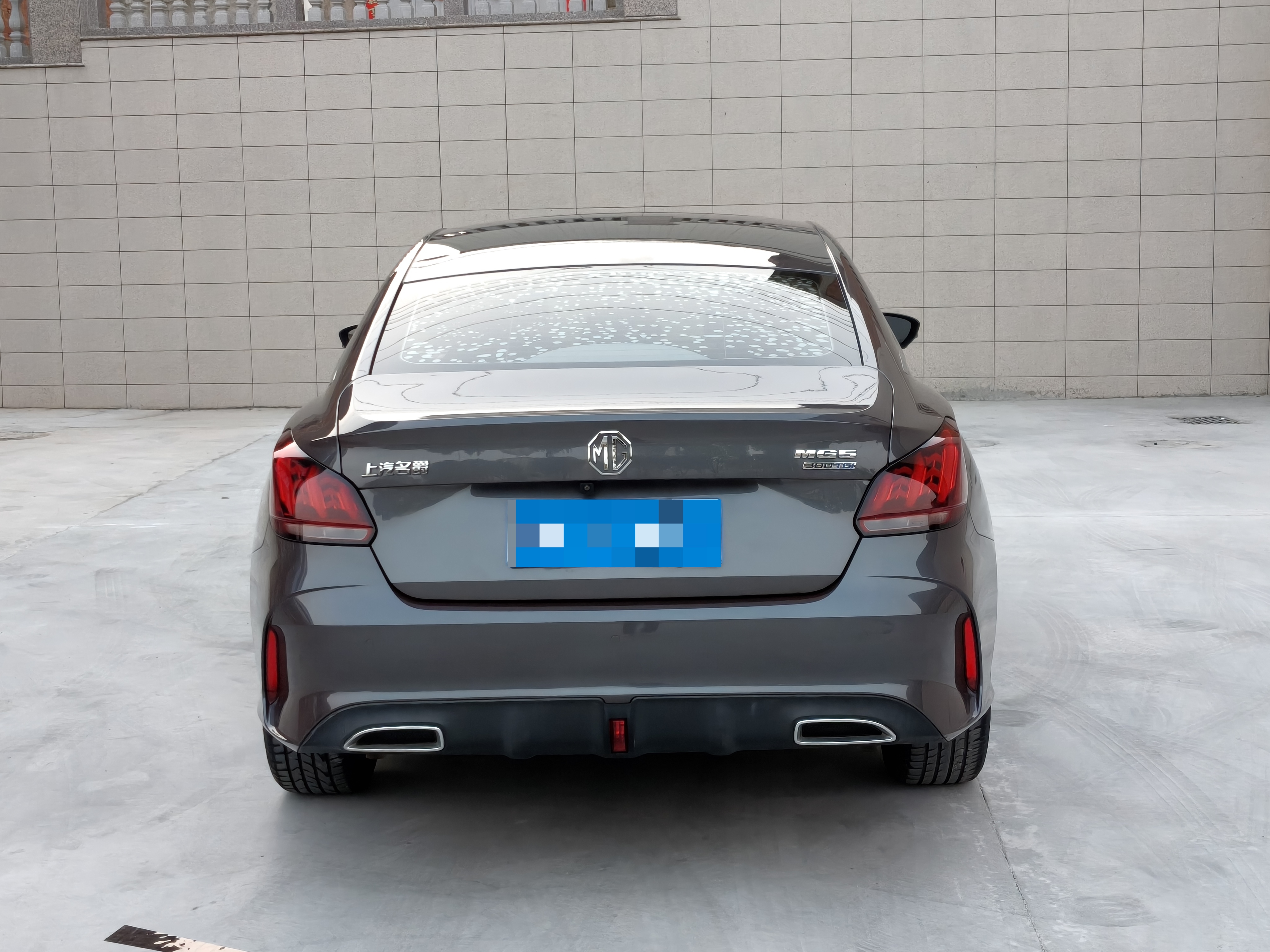 5 2022 immagine di auto #8
