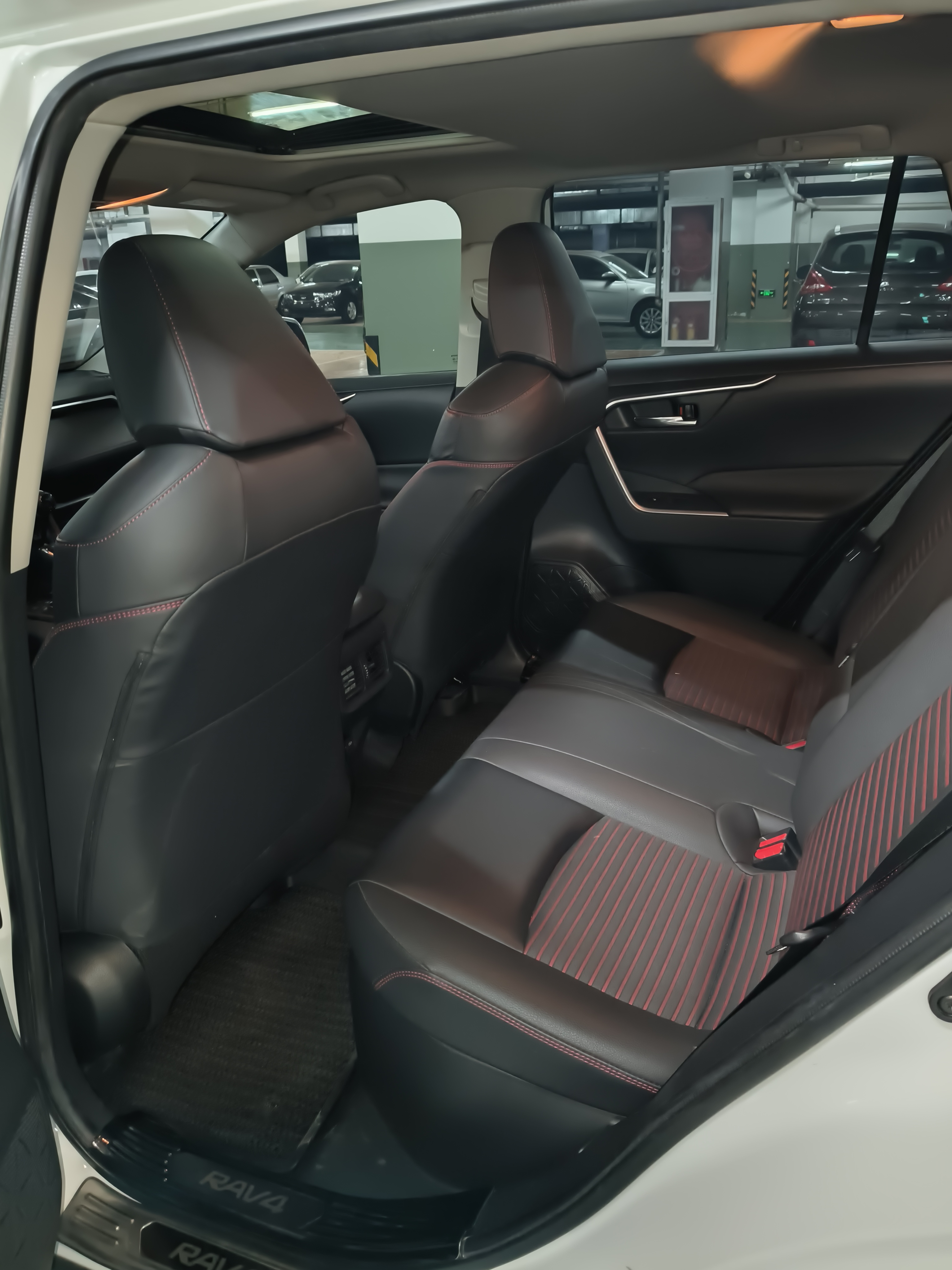 Toyota RAV4 Hybird E+ 2021 immagine di auto #8