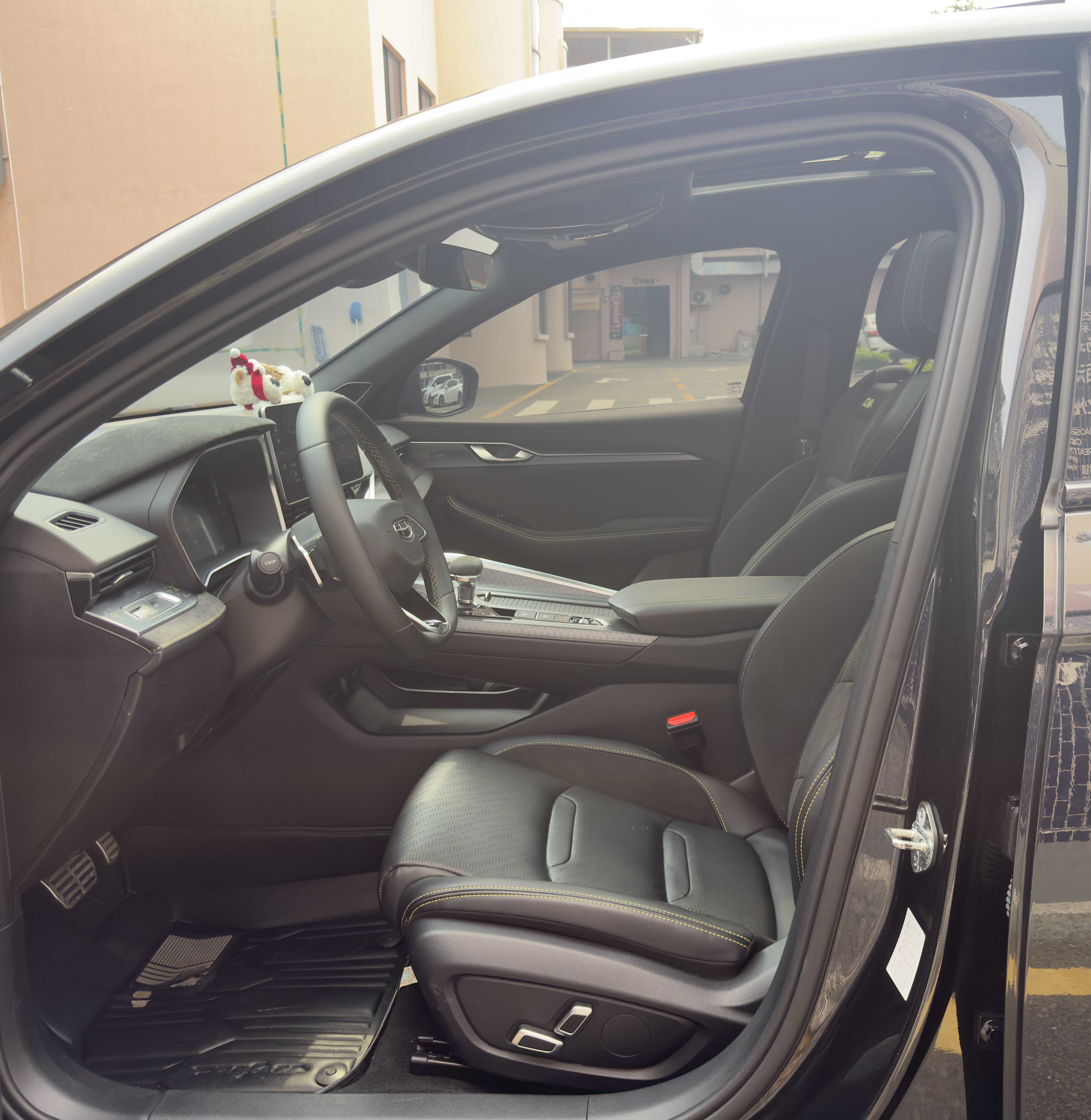 Preface 2022 car image #8