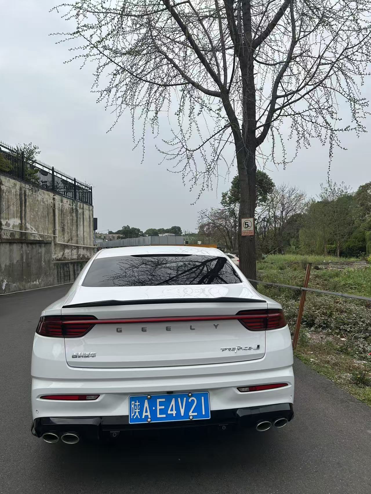 Preface 2023 immagine di auto #8
