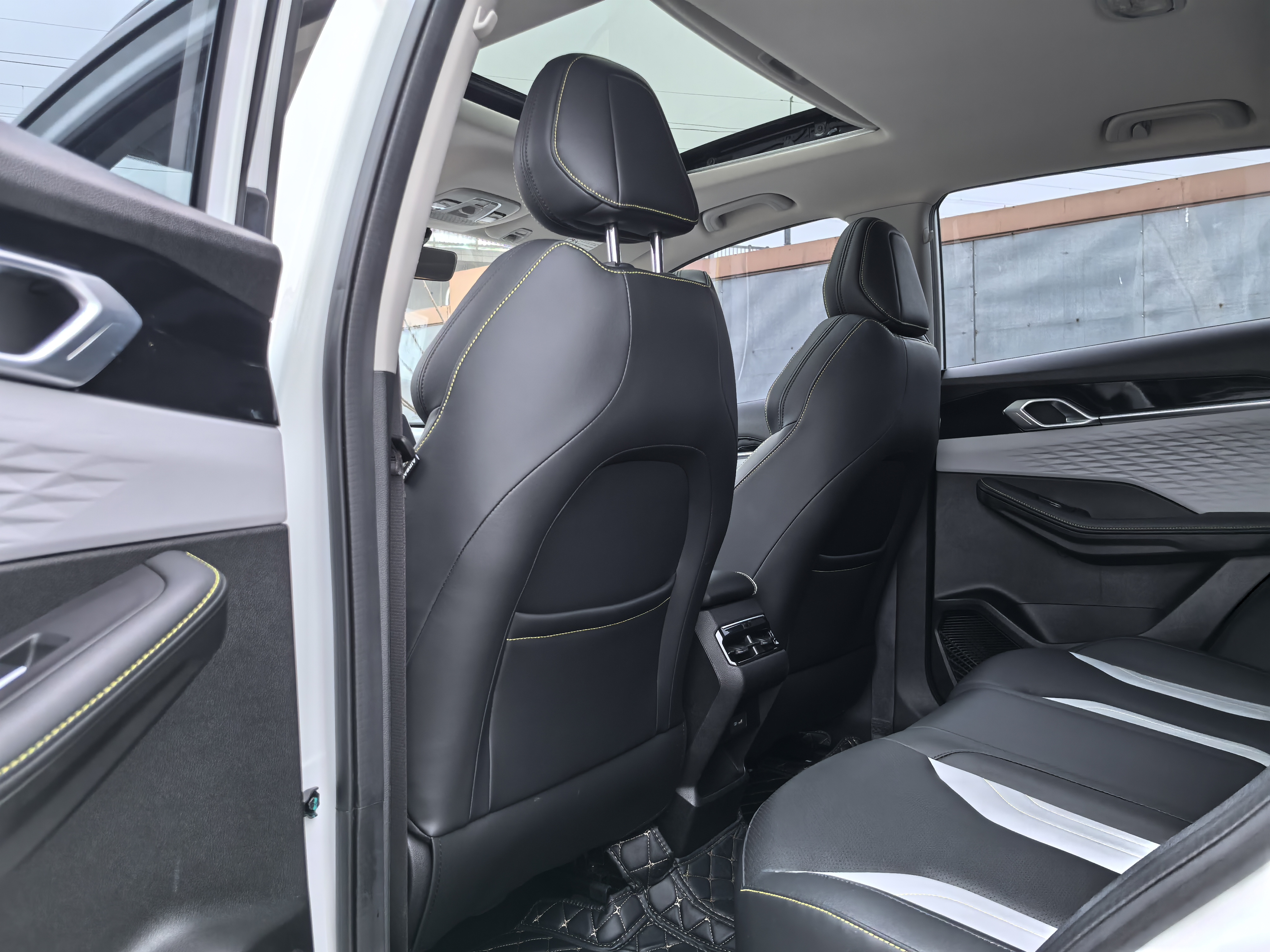 Coolray 2022 immagine di auto #8