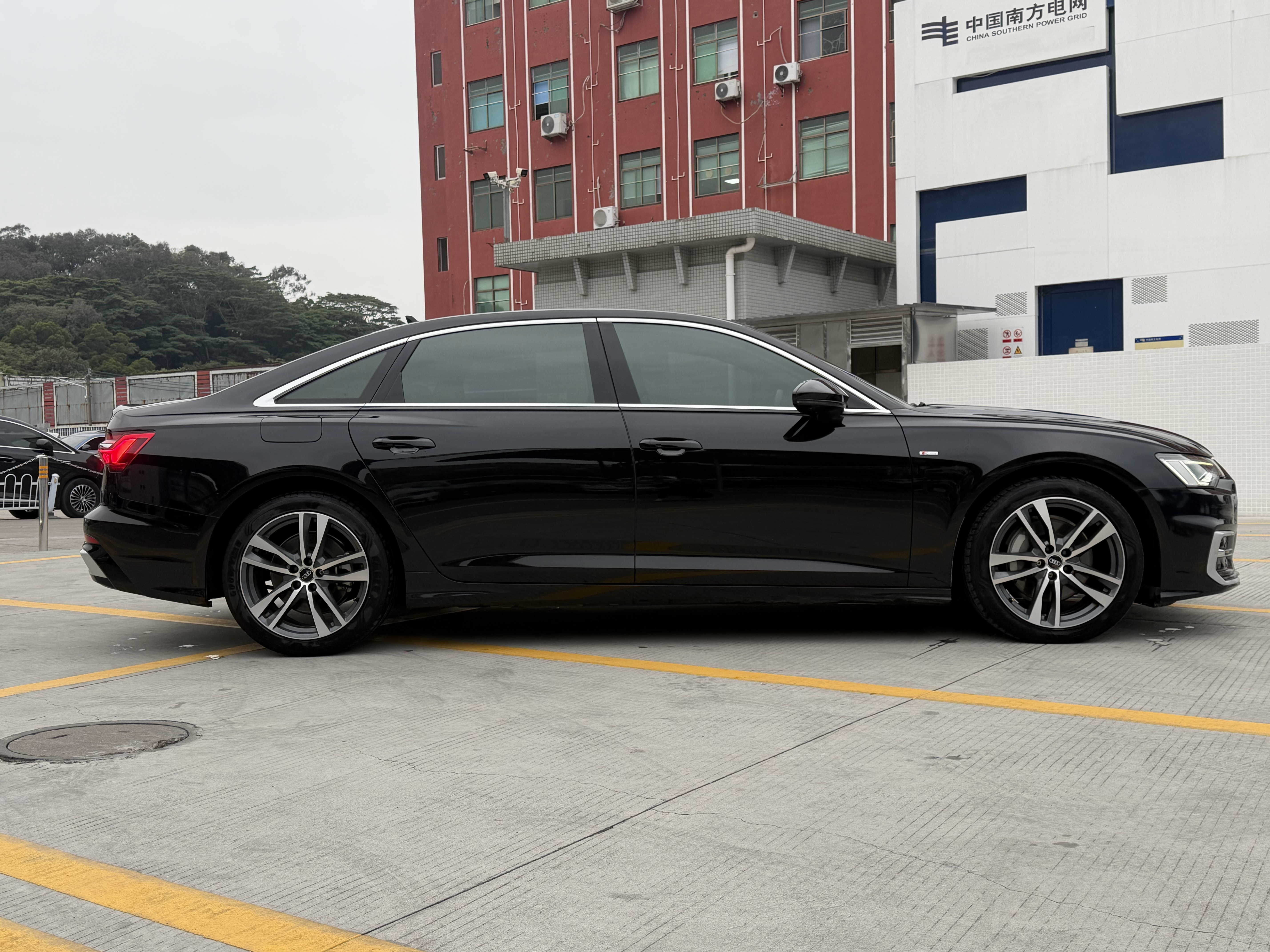Audi A6L 2023 car image #8