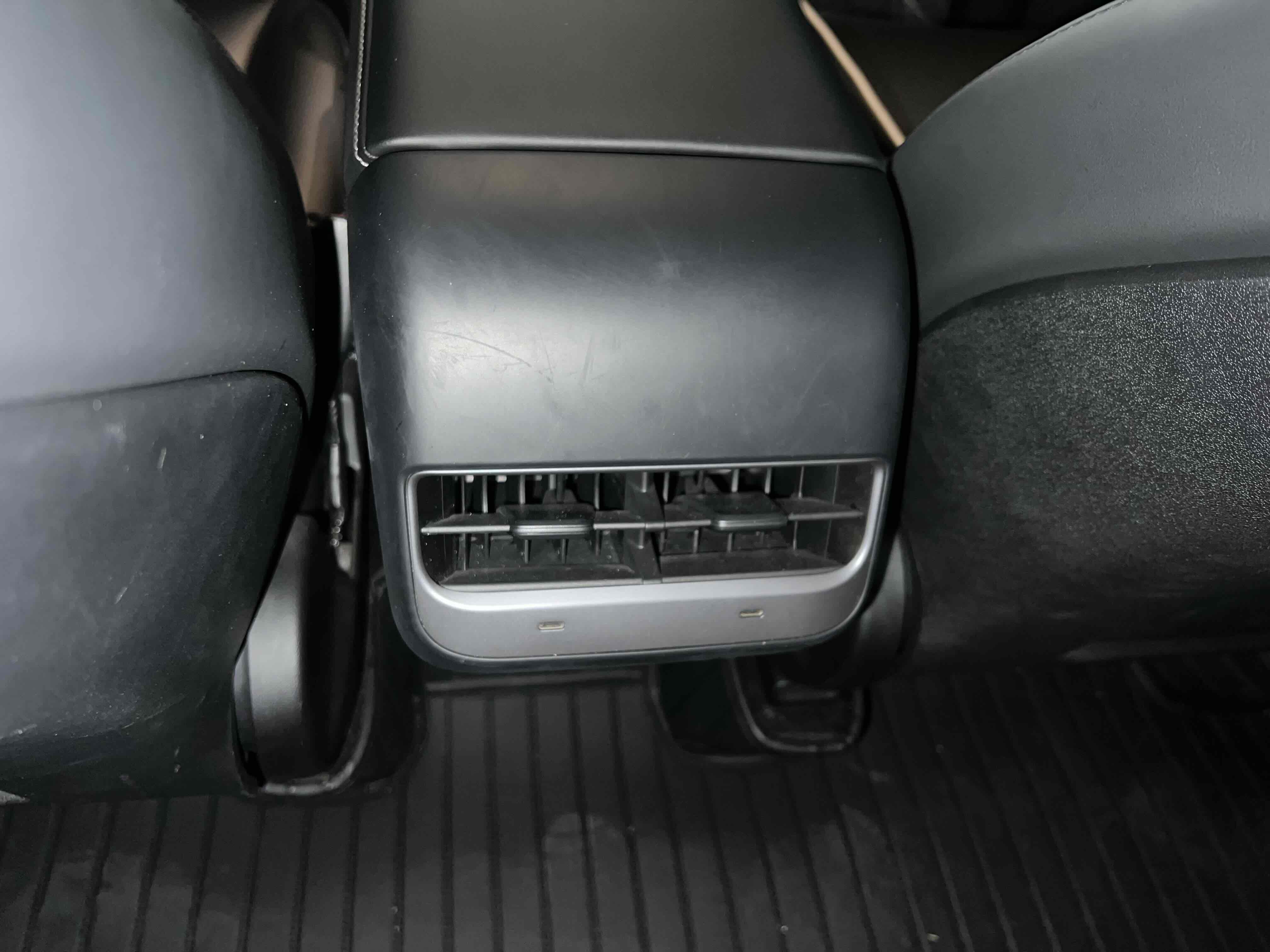 Tesla Model Y 2022 #8 Tesla Model Y 2022 car image #8