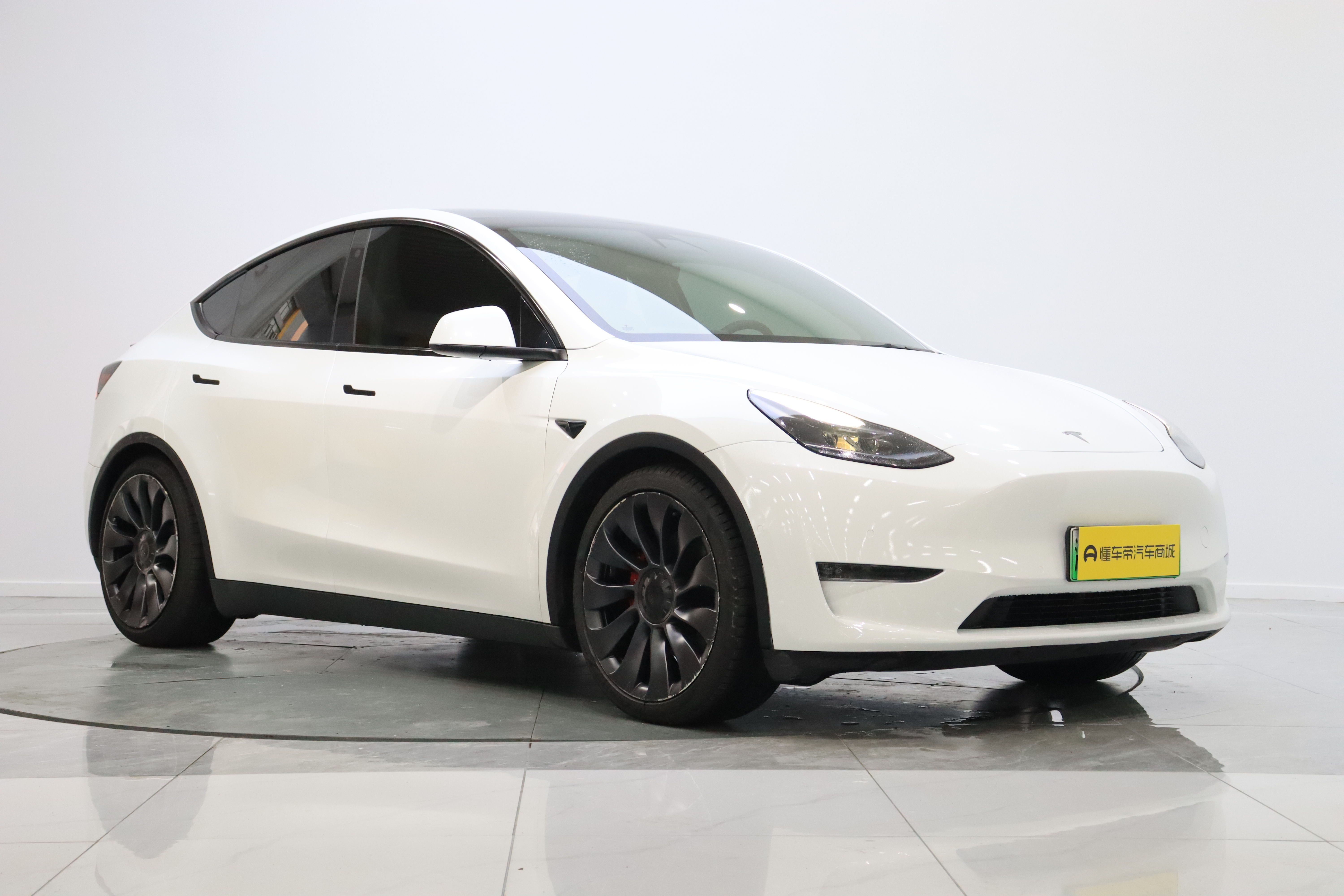 Tesla Model Y 2023 #8 Tesla Model Y 2023 car image #8